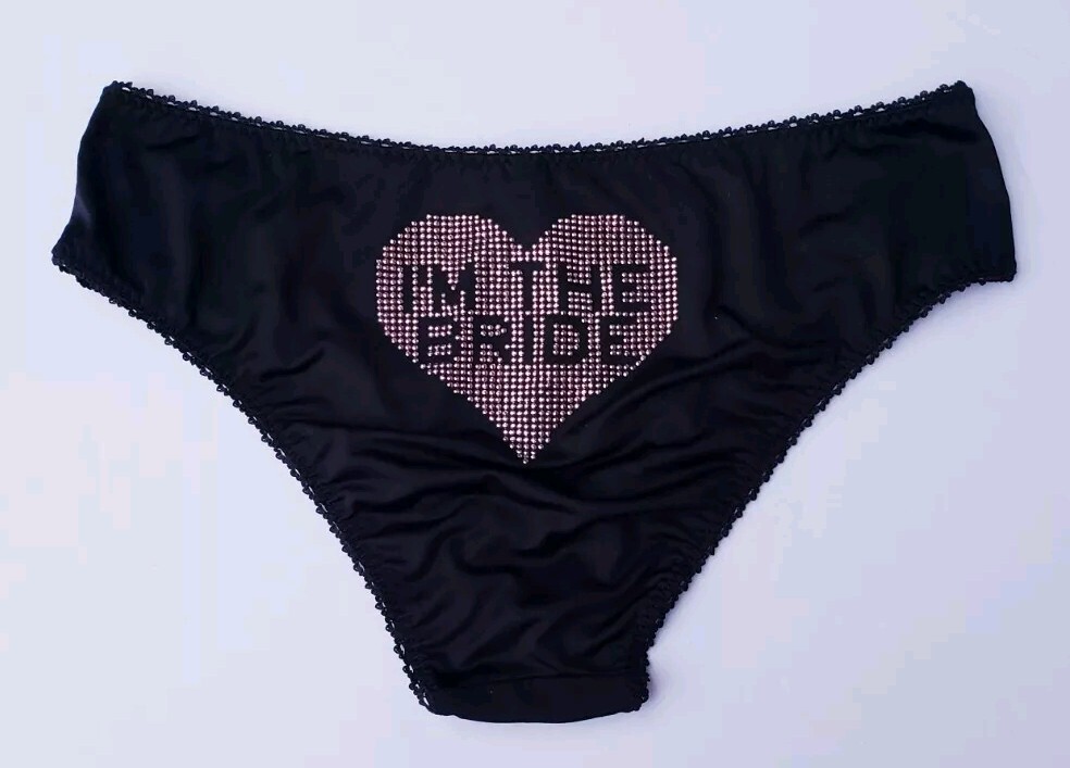 Victoria’s Secret I do I’m the Bride Rhinestone Heart Black Panty Sz Medium NEW