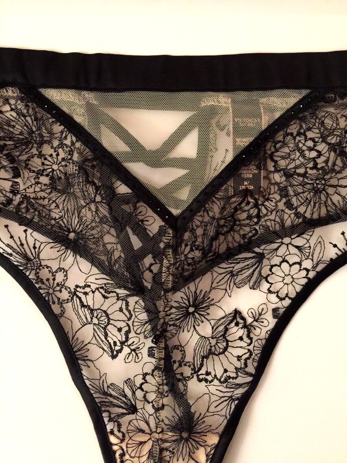 Victorias Secret Black Embroidered High Waist Thong Panty Size M Floral Lace-Up