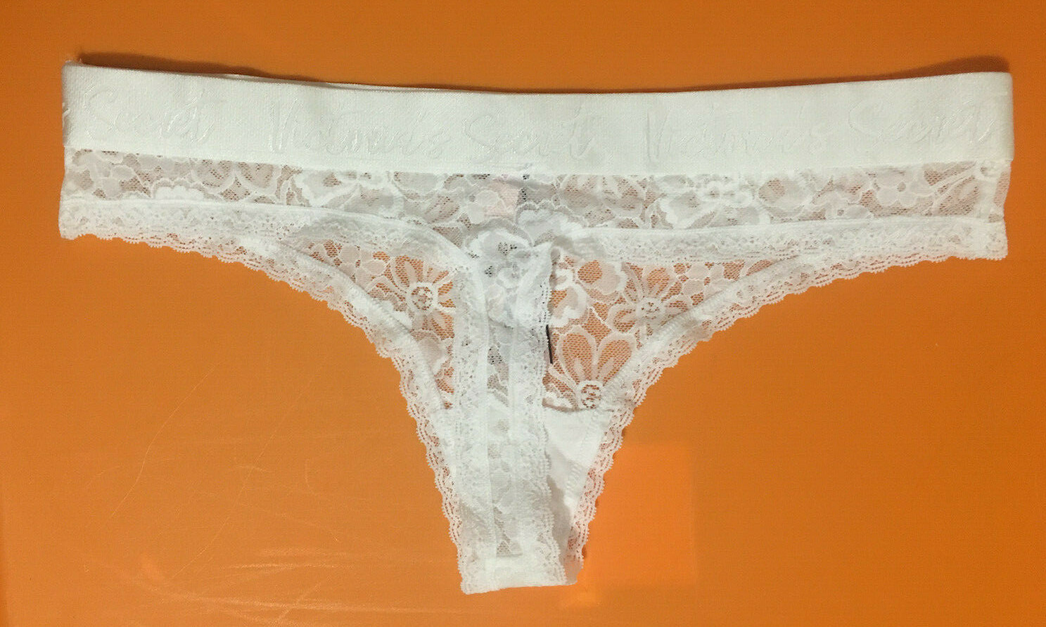 Victorias Secret White Floral Lace Thong Panty Size M Logo Waistband Elastic NWT
