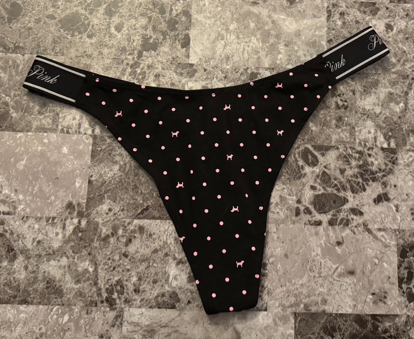 NWT VICTORIA’S SECRET PINK M POLKA DOT DOG LOGO THICK SIDE STRAP THONG PANTIES