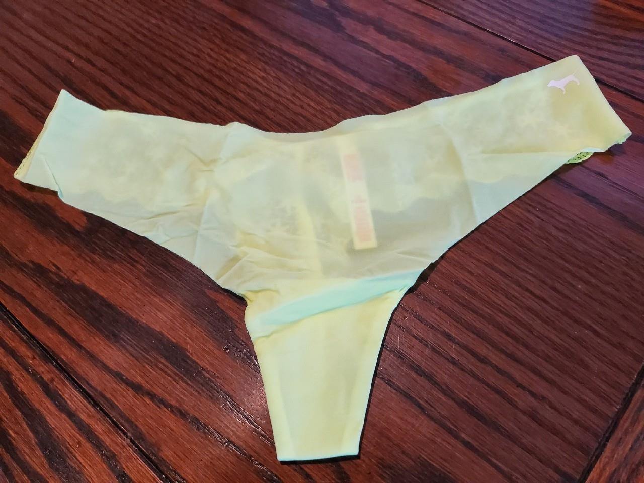 NWT Victoria’s Secret PINK LACE BACK THONG PANTIES POLYAMIDE ELASTANE 383327 M