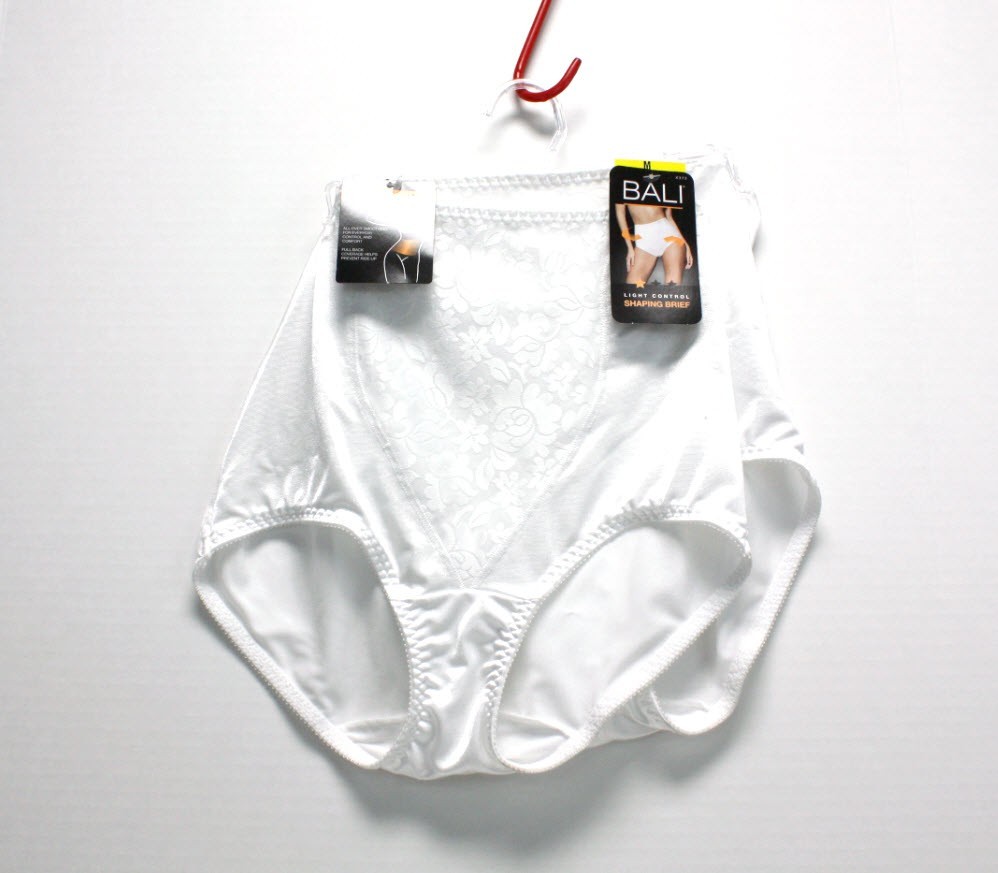 2 Pairs – Bali Womens LIGHT CONTROL Shaping BRIEFS – Jacquard WHITE – MEDIUM 6