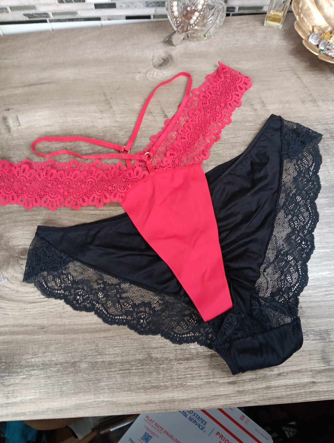 Maidenform Luxurious Lace Black High Cut Brief Panty XL/8 Red Thong 2pc Set
