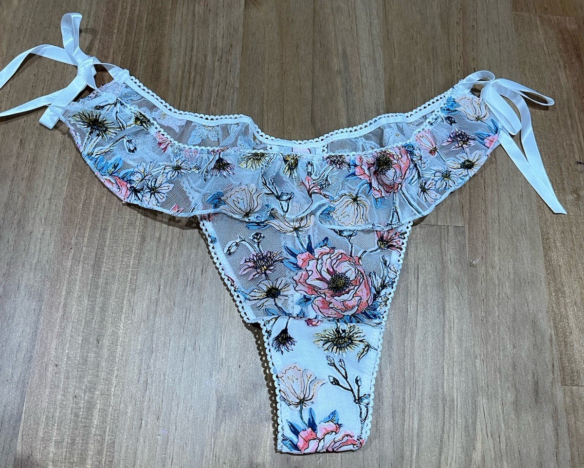 Victorias Secret Dream Angels 2019 Floral Embroidered Ruffle Flutter Thong L