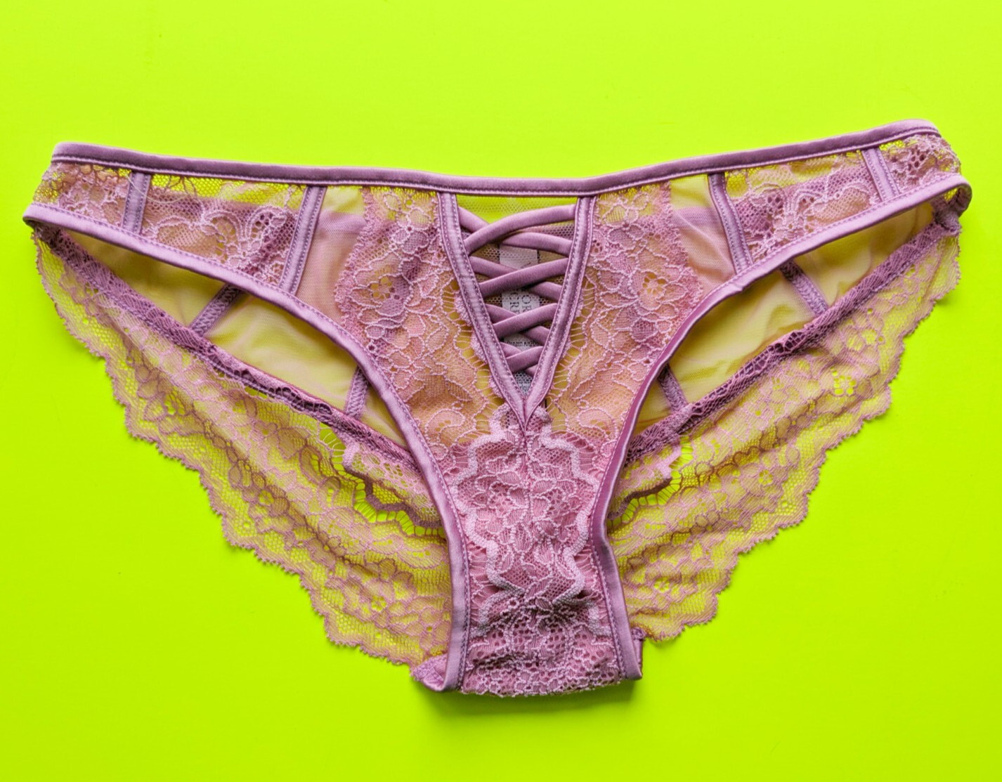 Victoria’s Secret DREAM ANGELS Cheekini Tanga Pink Luxe Lace Size XS Panty