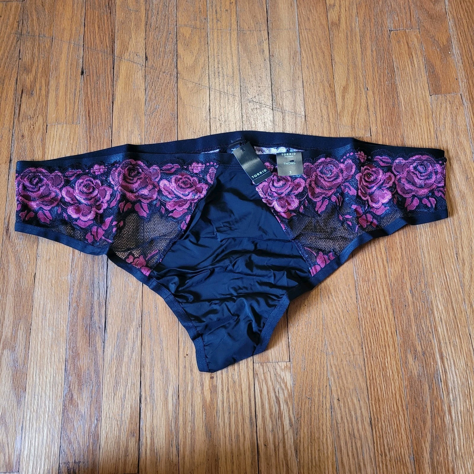 NWT Torrid Sz 3X Black Dark Romance Lace Mid Rise Thong Panty Rose Lace Plus