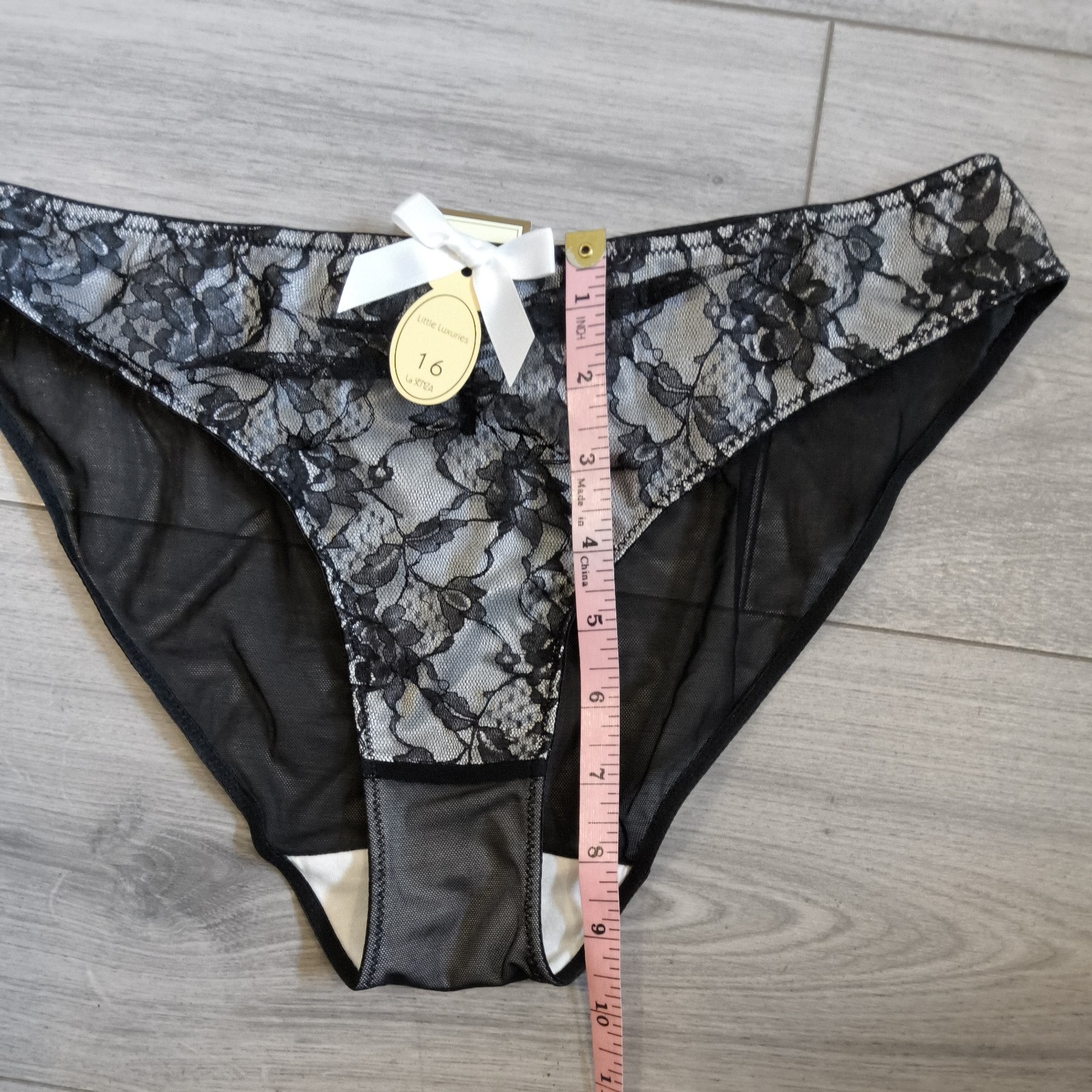 BNWT Vintage La Senza Black & Ivory Pleat Lace Overlay Briefs Size 16