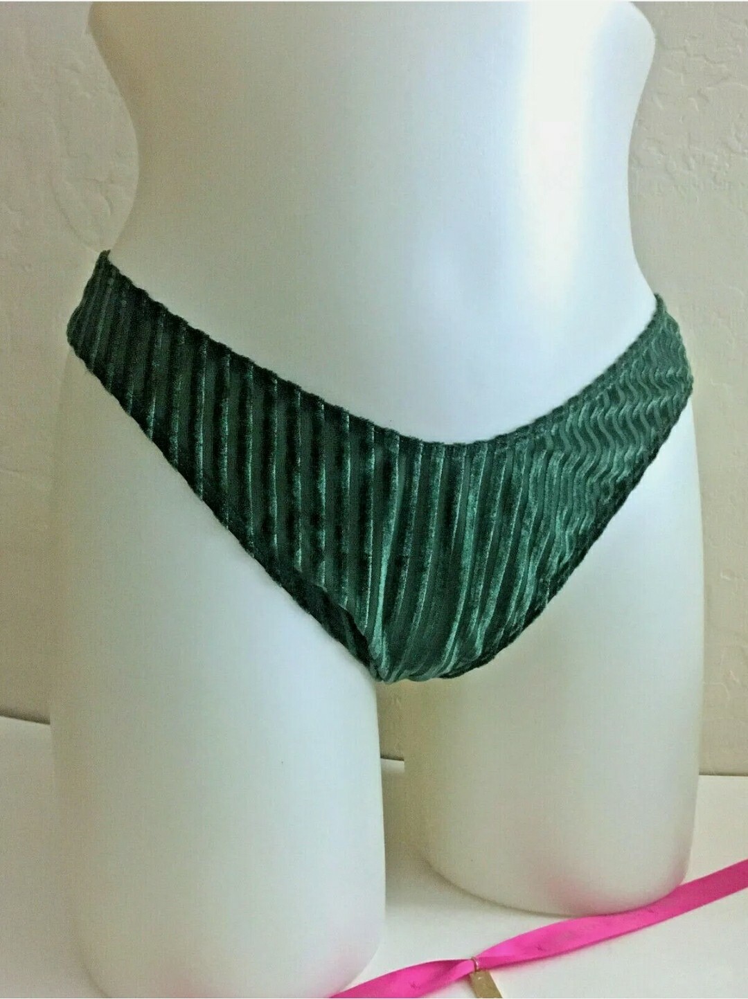 Victorias Secret V Cut Brazilian THONG Panty Panti SEXY Velvet NWT High Leg PINK
