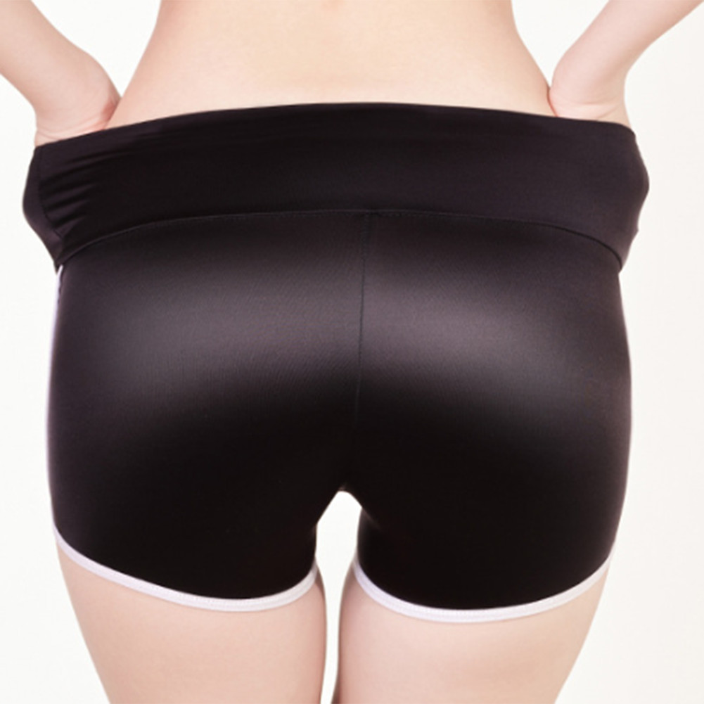 Comfortable and Smooth Yoga Sports Shorts with Oil Shiny Glossy Appearance