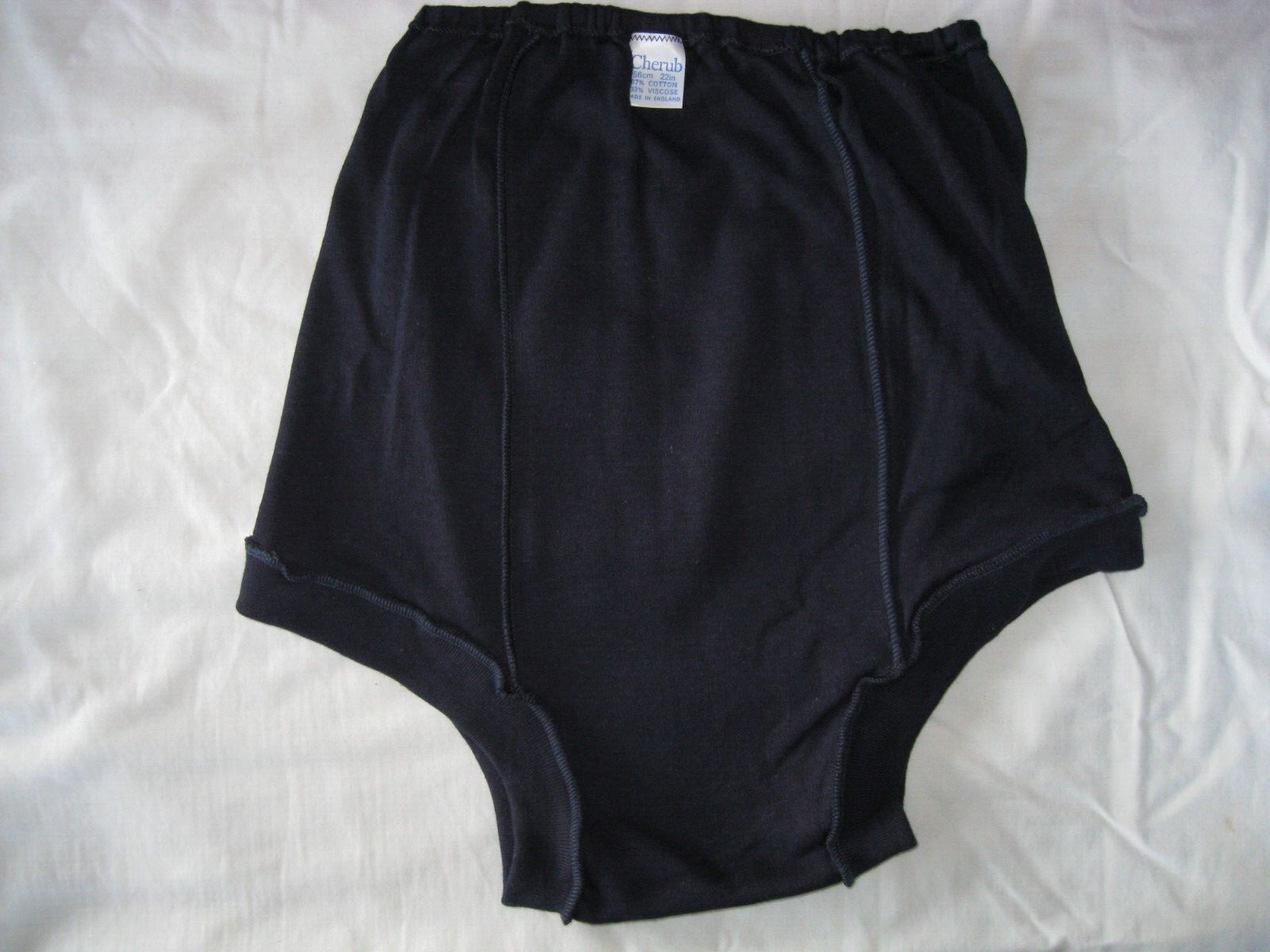 Girls GENUINE CHERUB Navy School Knickers – Size 22 W34-38″ – NEW! 09/11