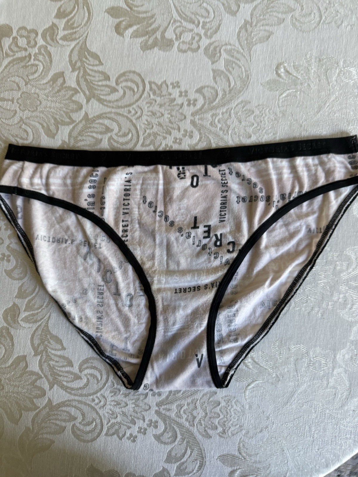 NWOT Victoria’s Secret Cotton Bikini Panties Light Pink Black Logo Size Large