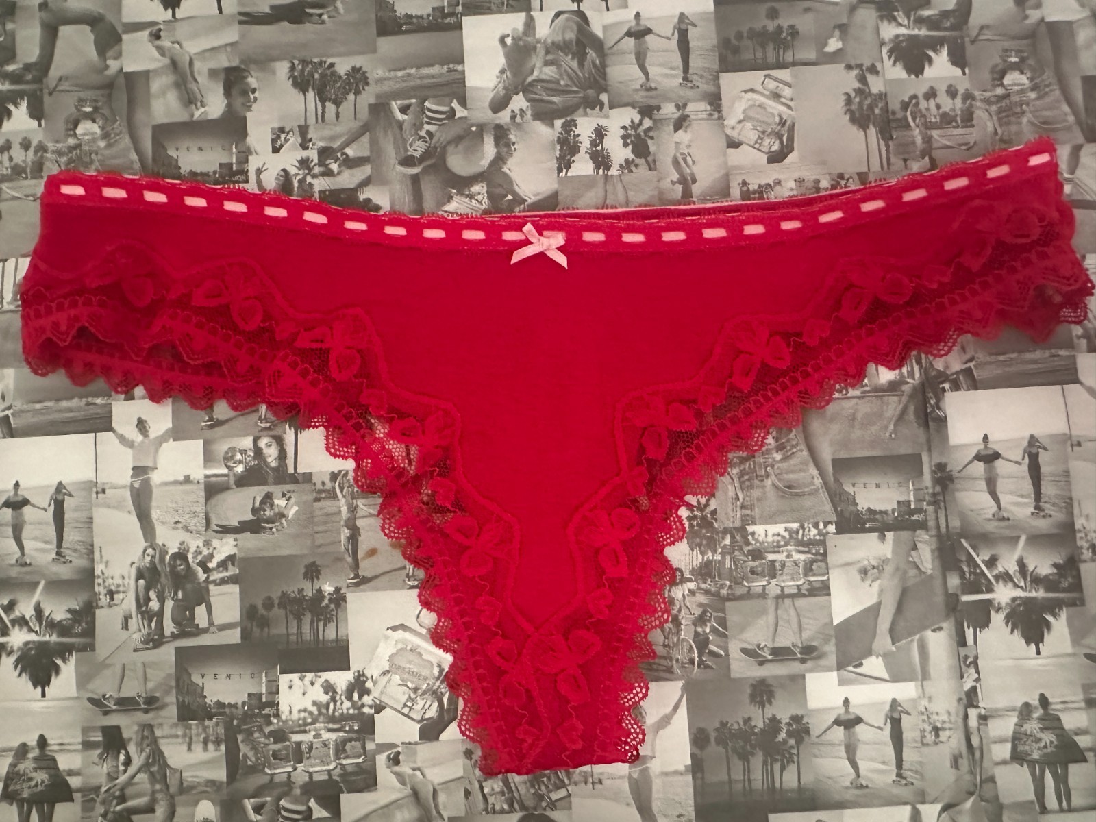 Victoria’s Secret Lace Trim Cotton Bow Lace-Trim Thong Panty Lipstick Red MEDIUM