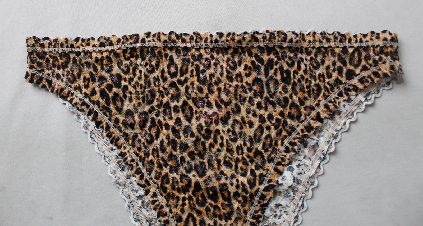 Victoria’s Secret Women’s The Lacie Lace Brief Panty DH3 Multicolor Large NWT