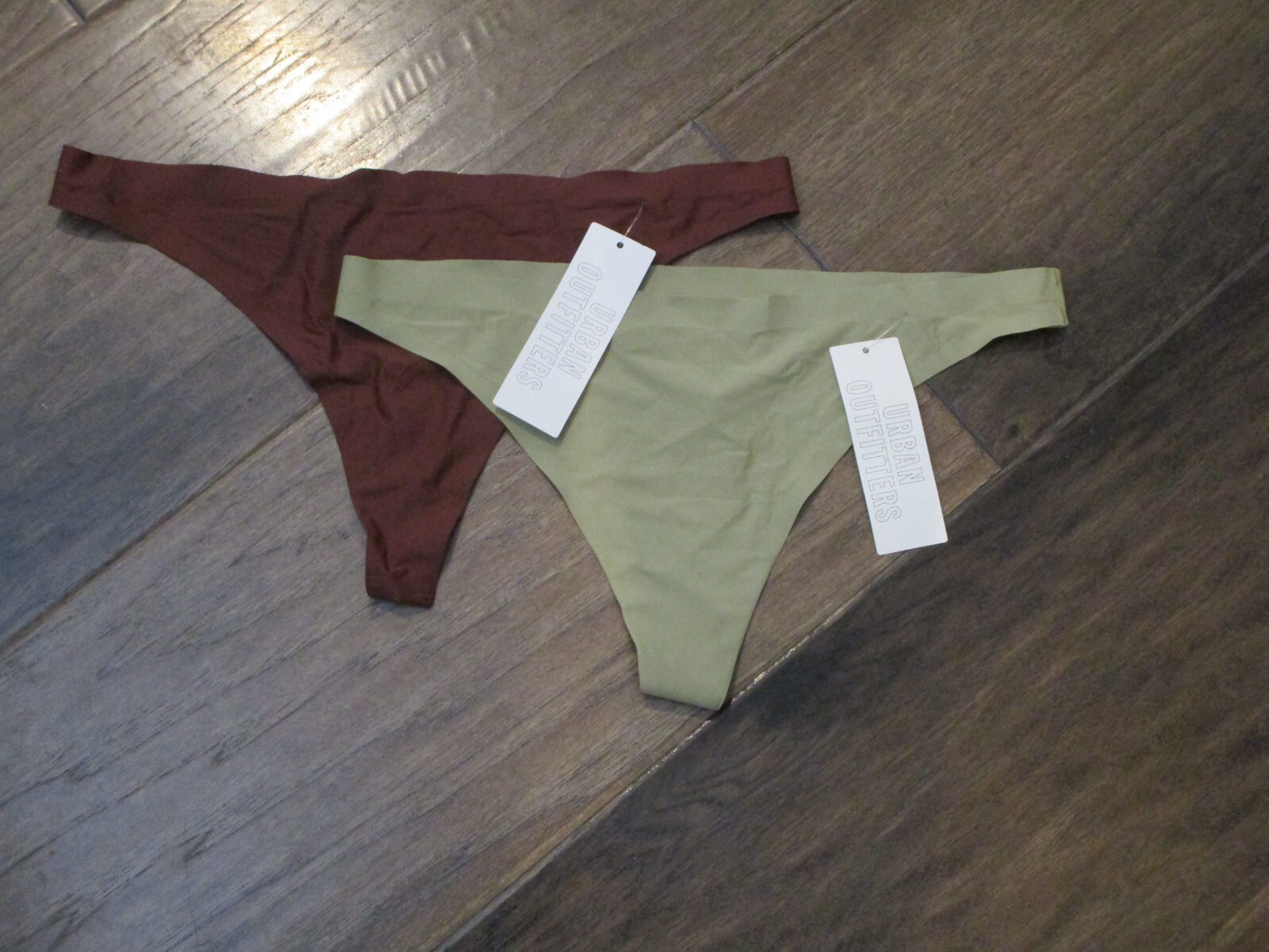 URBAN OUTFITTERS 2-PAIRS MINI THONG PANTIES IN CEDAR BROWN/ KHAKI SIZE MEDIUM