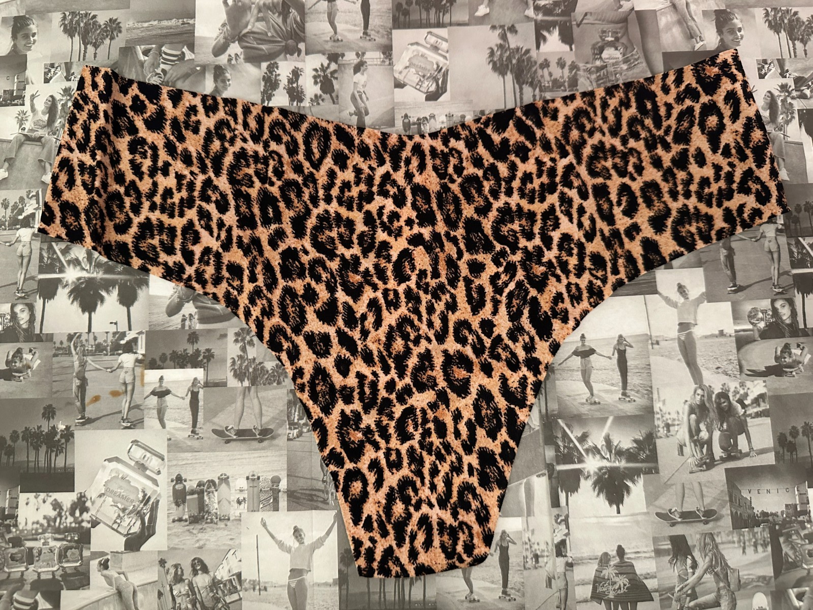 New with tags Victoria’s Secret No Show Low Rise Thong Panty Natural Leopard M