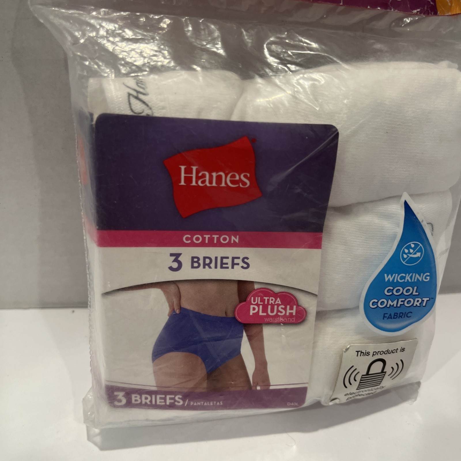 NIP Hanes Cotton Tagless 3 Pack White Briefs M / 6 Wicking Cool Comfort D40LWH
