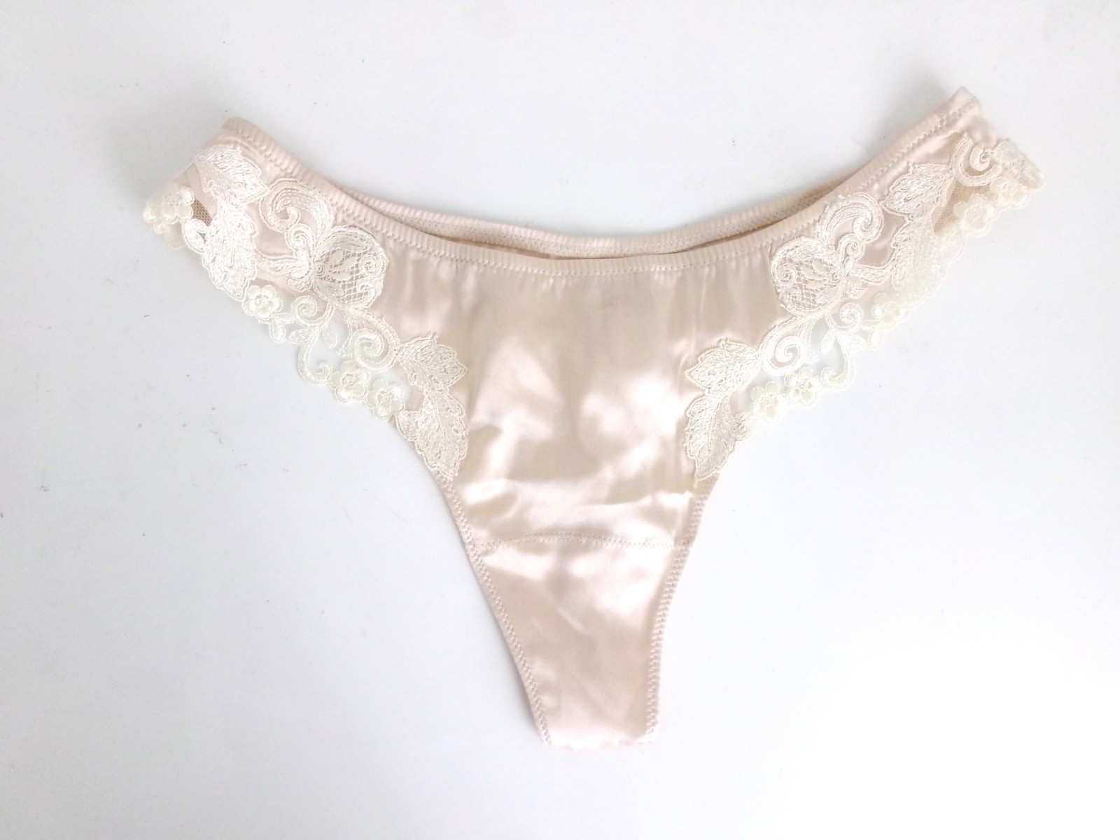 NWOT EVE’S TEMPTATION SILK UNDERWIRE FLORAL LACE BRA/PANTIES 2PC NUDE