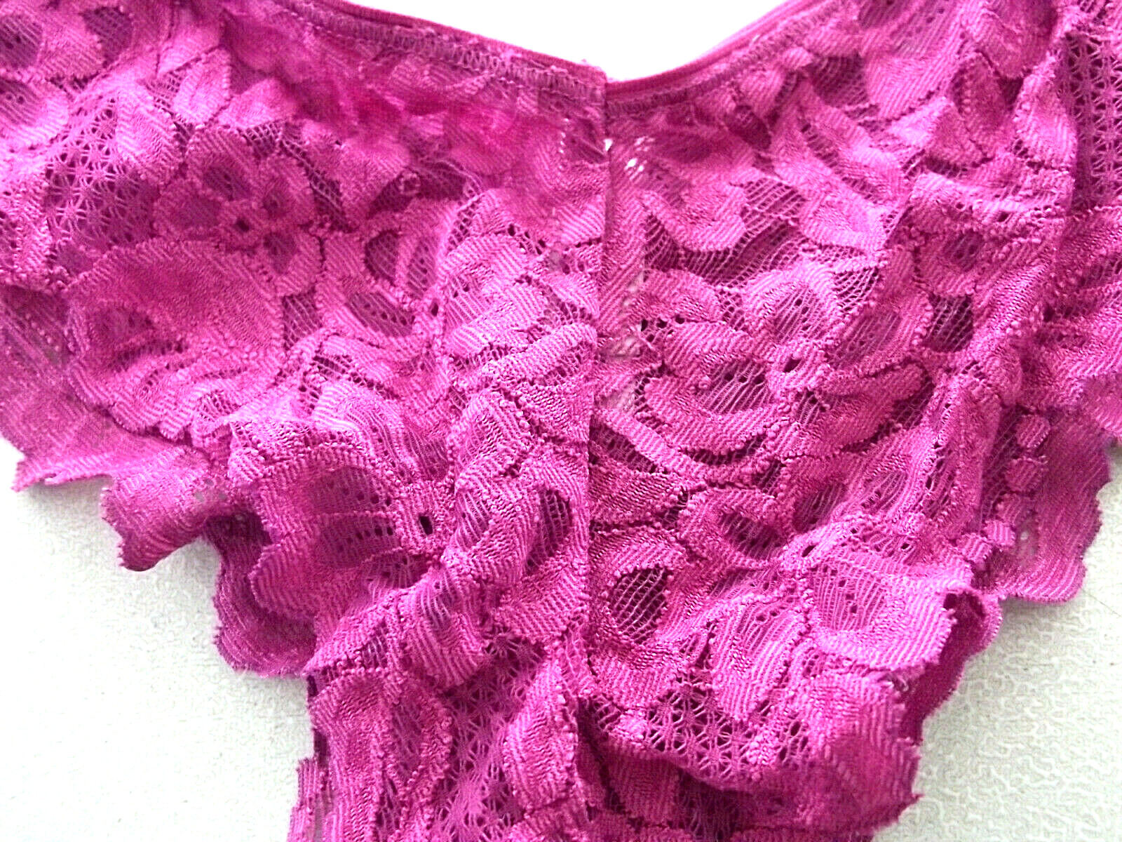 VICTORIA’S SECRET Fuchsia Rose BRAZILIAN CUT Vintage FLORAL LACE Panty/Size M