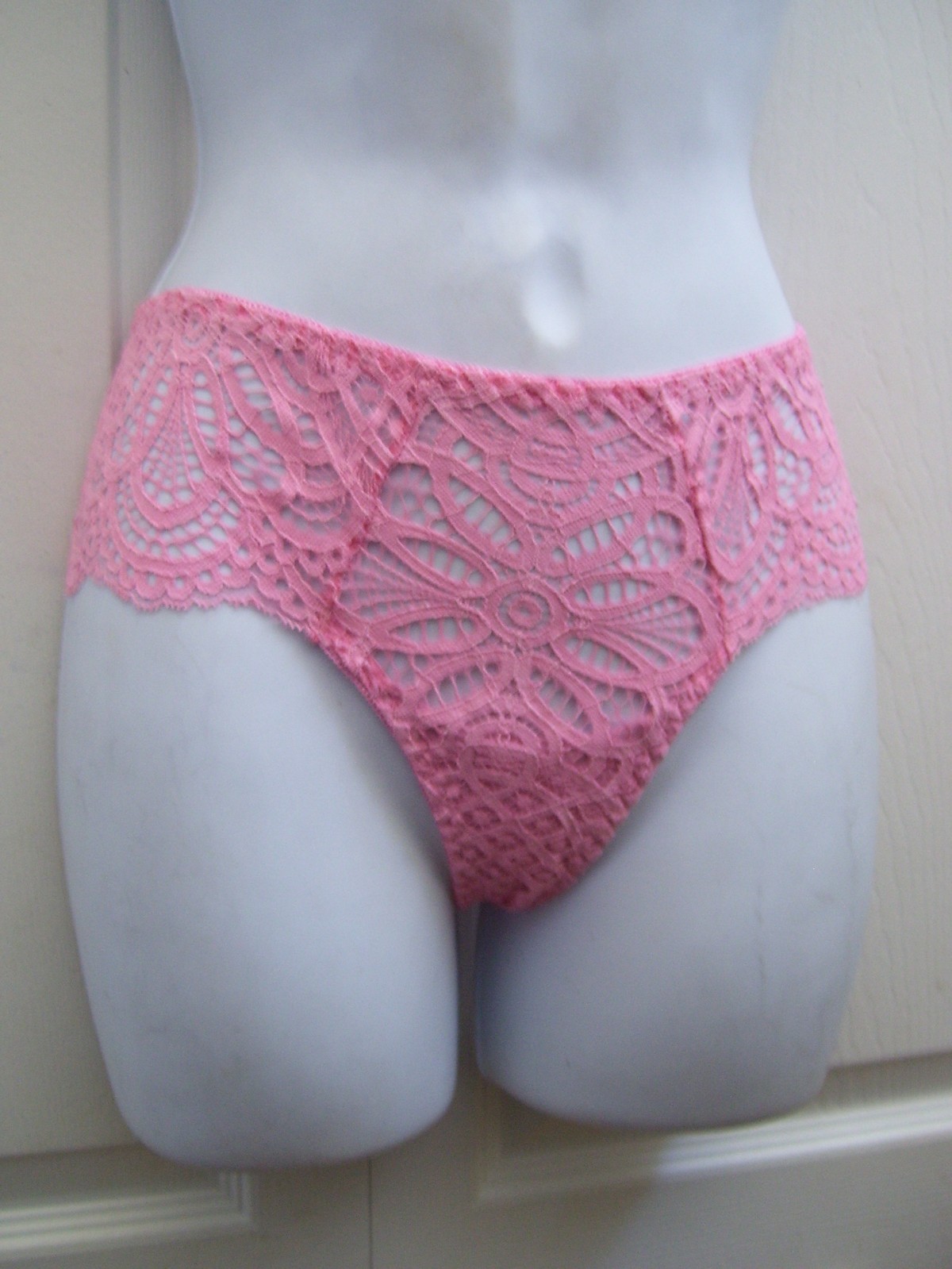 Women’s Medium Thongs Panties Unique Crochet Lace Pattern Apricot Orange