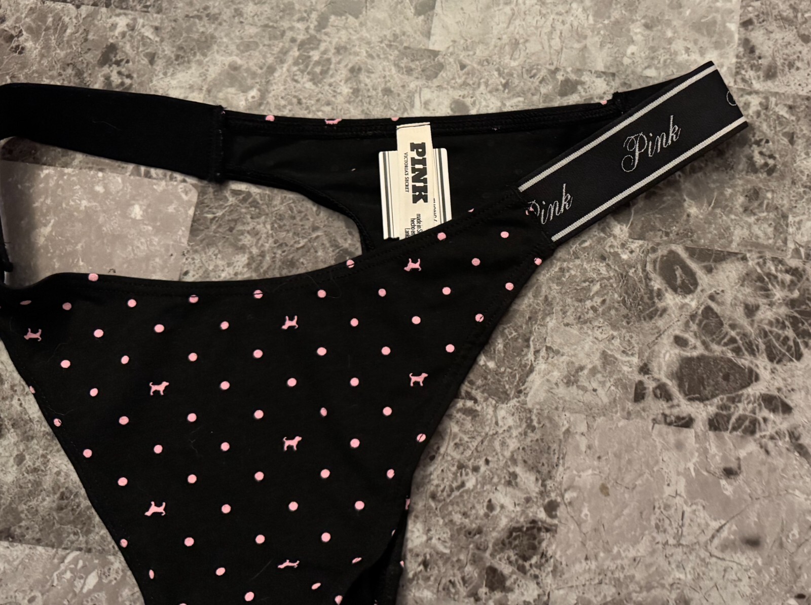 NWT VICTORIA’S SECRET PINK M POLKA DOT DOG LOGO THICK SIDE STRAP THONG PANTIES