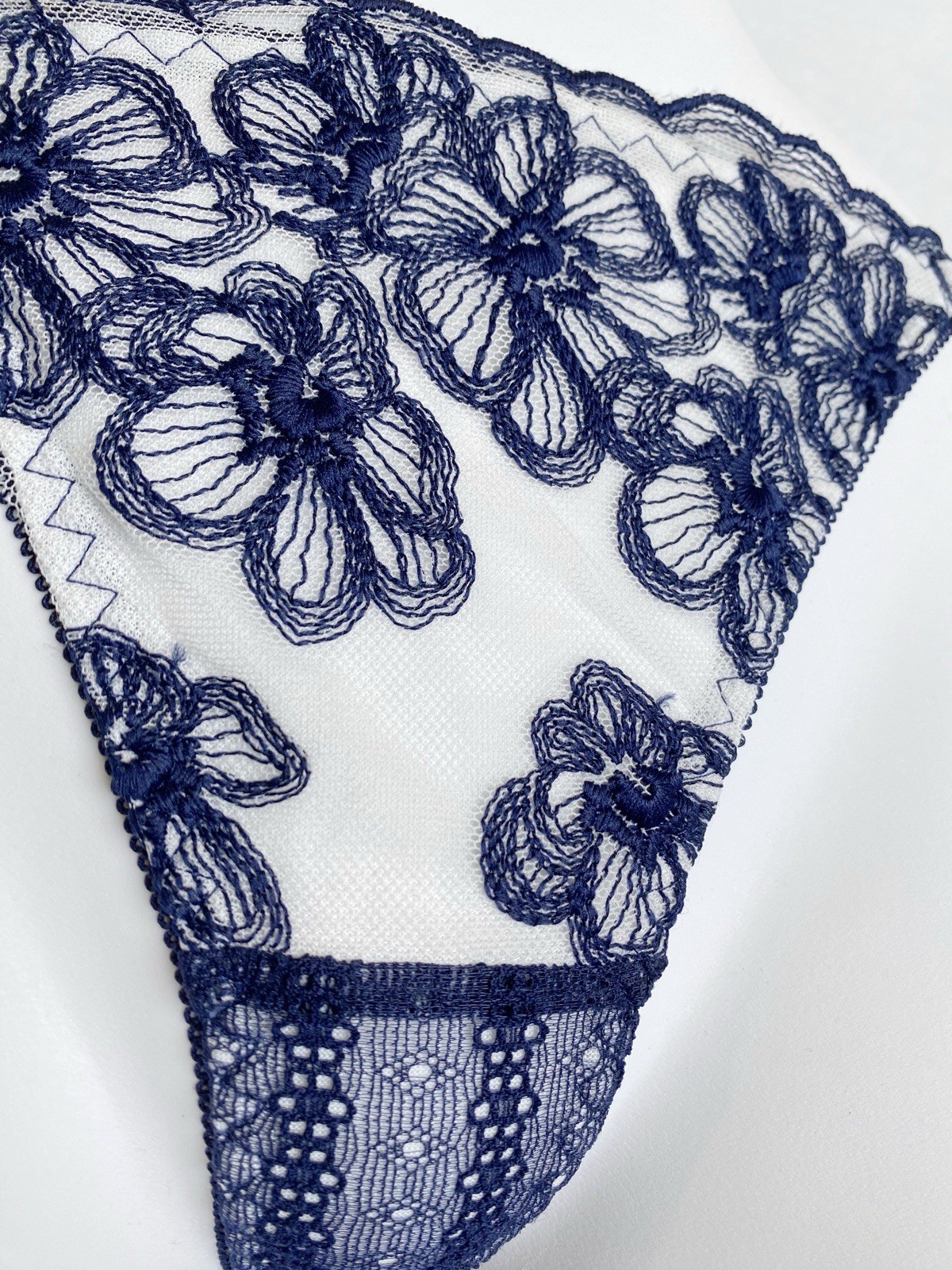 Set Of 5 Pairs US-S Japanese Brand Gorgeous Floral Embroidery String Thongs Set