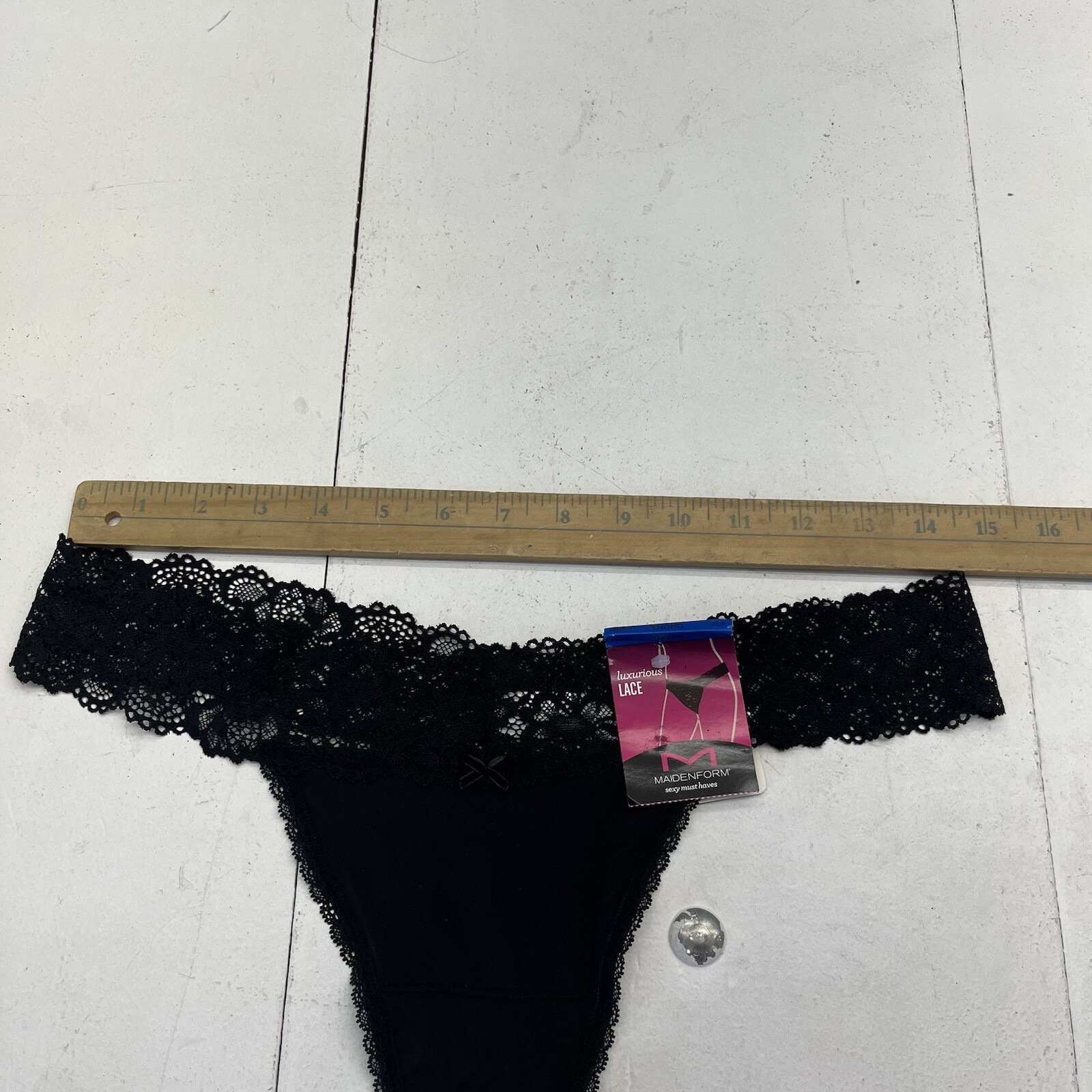 Maidenform Black Luxurious Lace Trim Thong Womens Size X-Large (8)