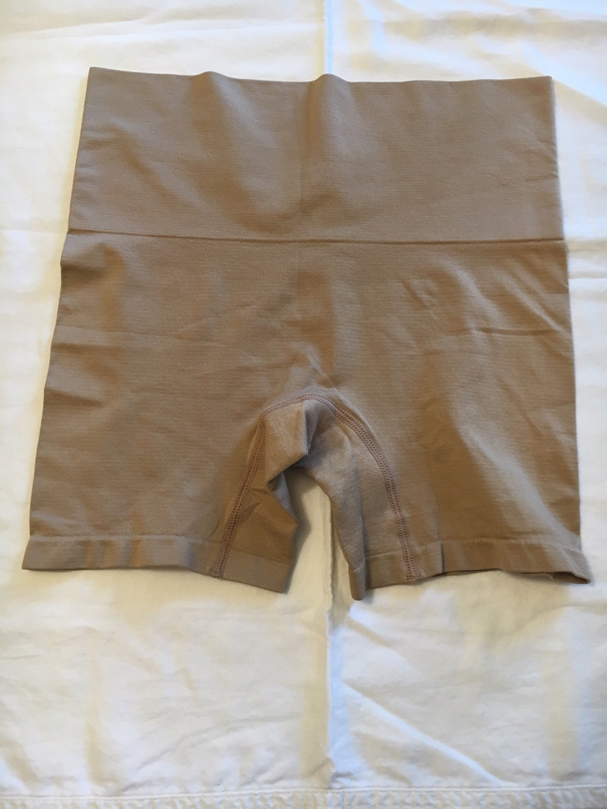 NWOT HSN Yummie Seamless H. Thomson Brief Boy Shorts – Tan – Size M/L