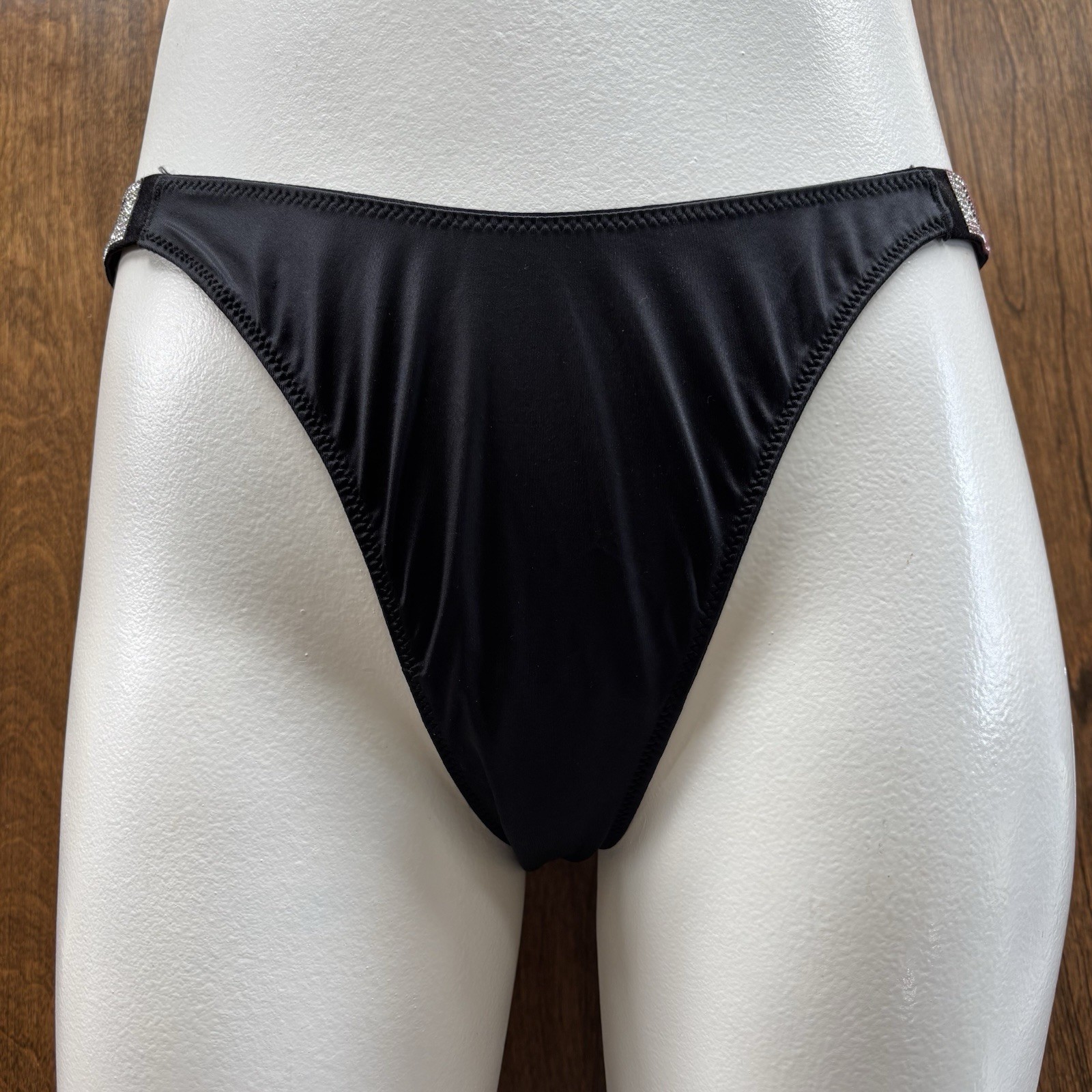 Victoria’s Secret Very Sexy Brazilian Rhinestone Embossed Side Black Large NWT