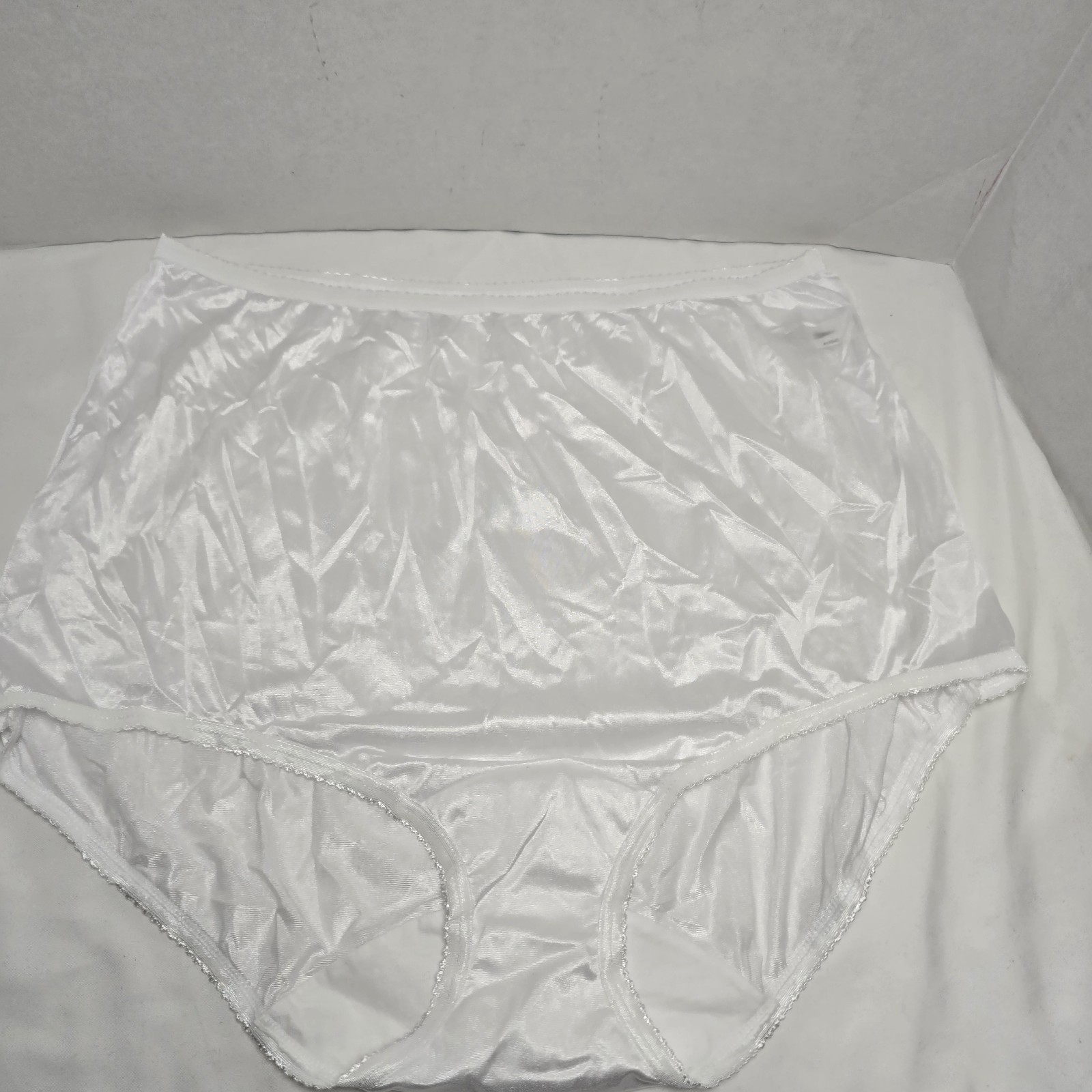 Shadowline ONE Brief Granny Panty Style 17042 White Size 9 Nylon RN 96030 SINGLE
