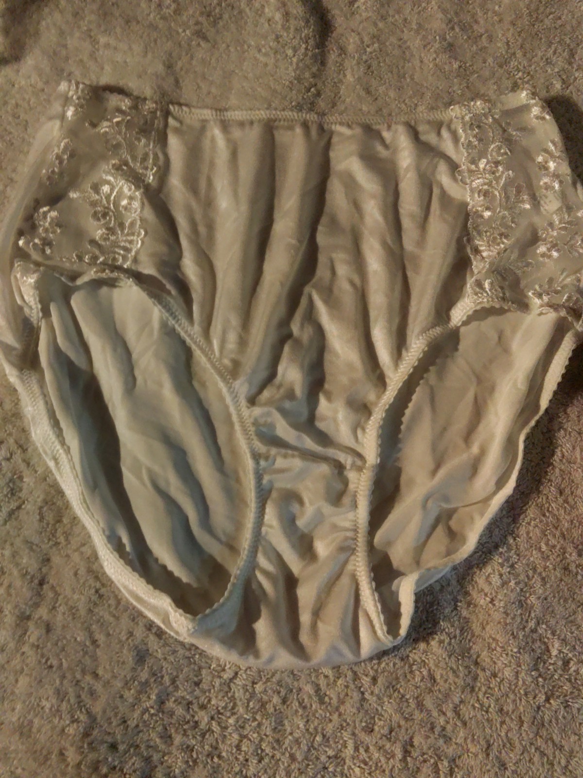 New Breezies Brief Panties Soft Support Nylon With Lace On Both Sides Size 8