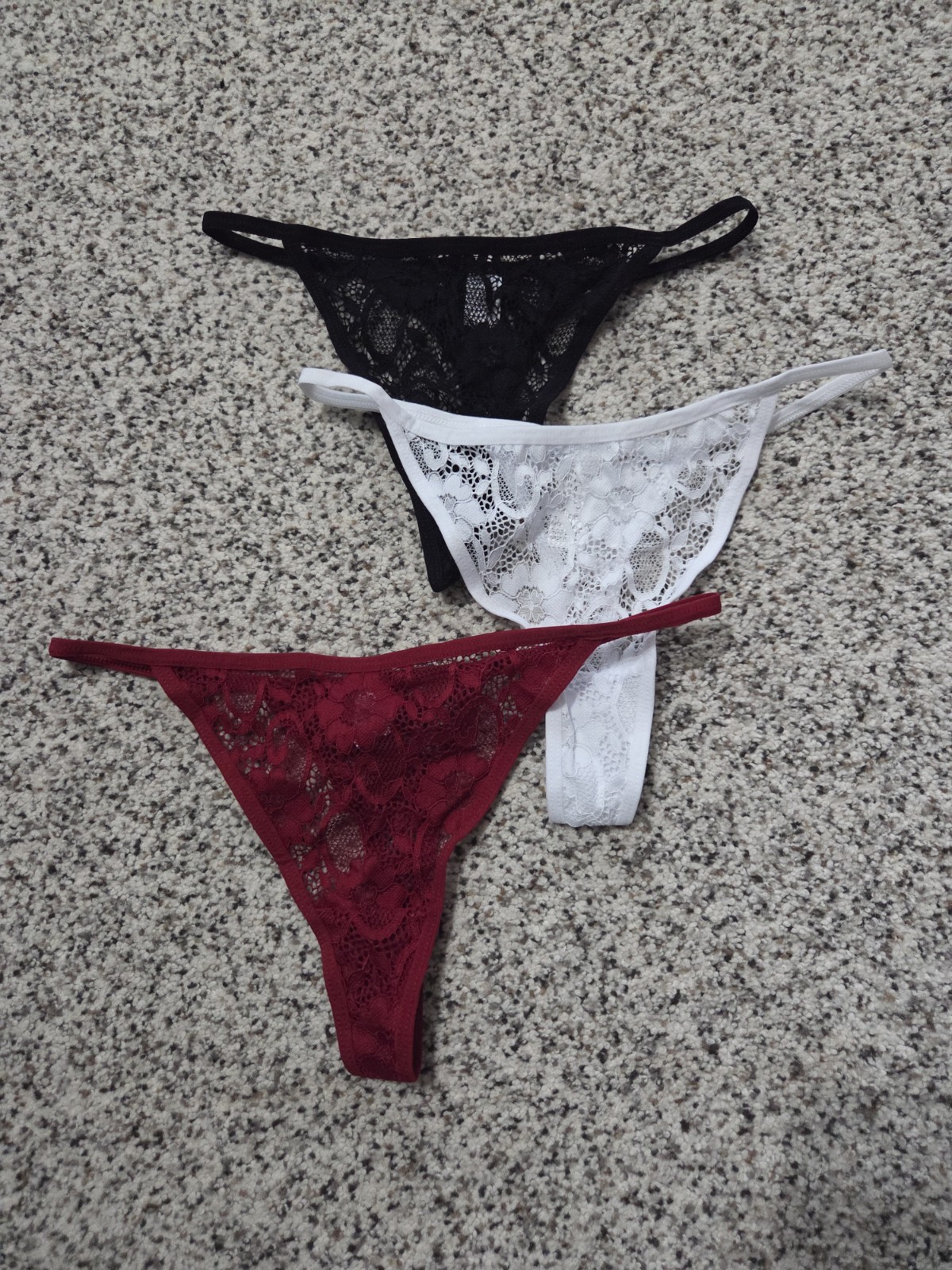 Womens Set Of 3 Sheer Lace Thong Panties, Red/Black/White, Size Medium, NWOT