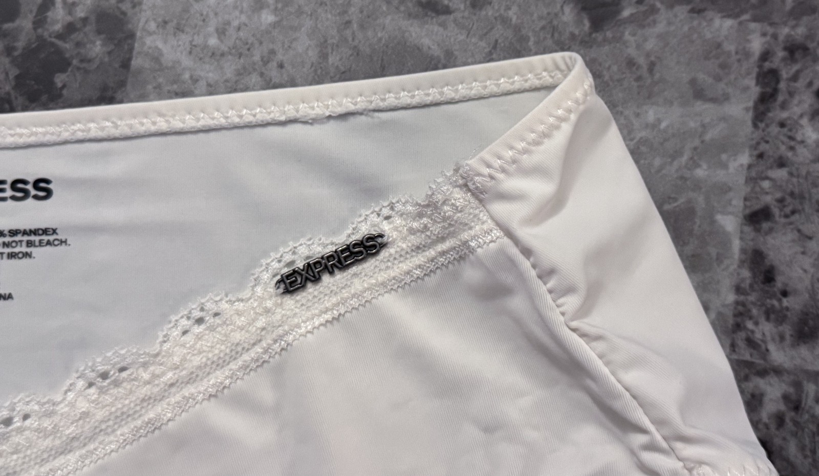 NWOT EXPRESS SMALL WHITE SMOOTH LACE LOGO HARDWARE HIPSTER HIPHUGGER PANTIES