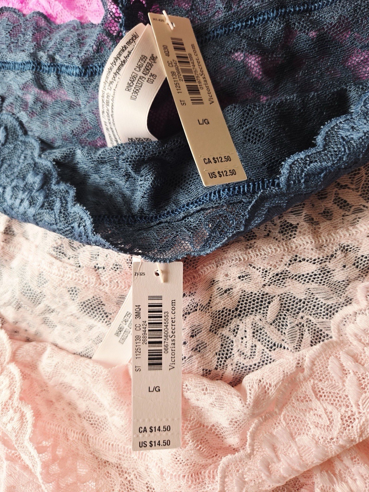 Victoria Secret Pink 4 pieces Size L