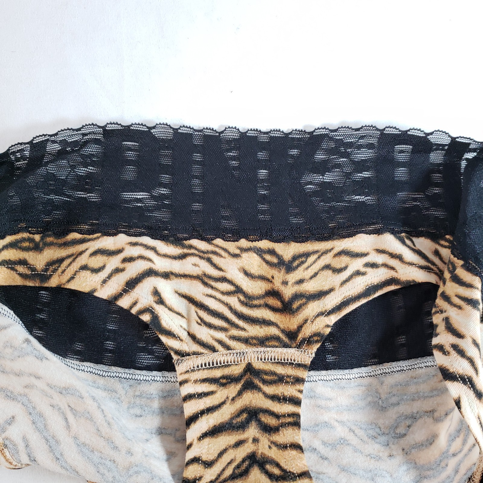Victoria’s Secret PINK Extra Low Rise Hipster Small Orange Black Tiger Lace