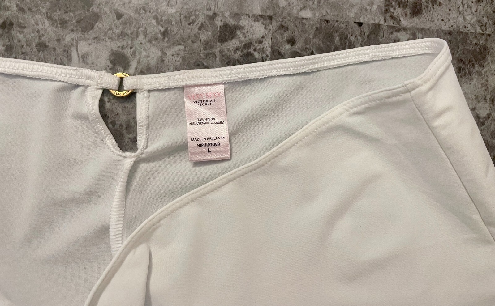 VICTORIA’S SECRET L WHITE KEYHOLE GOLD RING NO SHOW RAW EDGE HIPHUGGER PANTIES