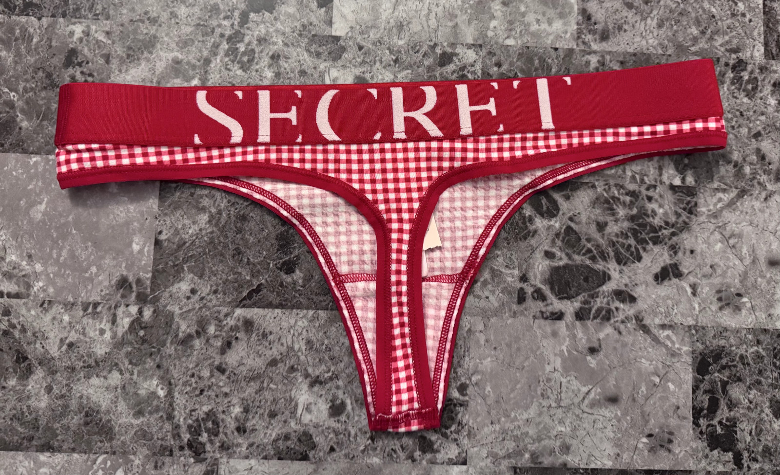 NWT VICTORIA’S SECRET RED WHITE GINGHAM THICK EXPLODED LOGO BAND THONG PANTIES