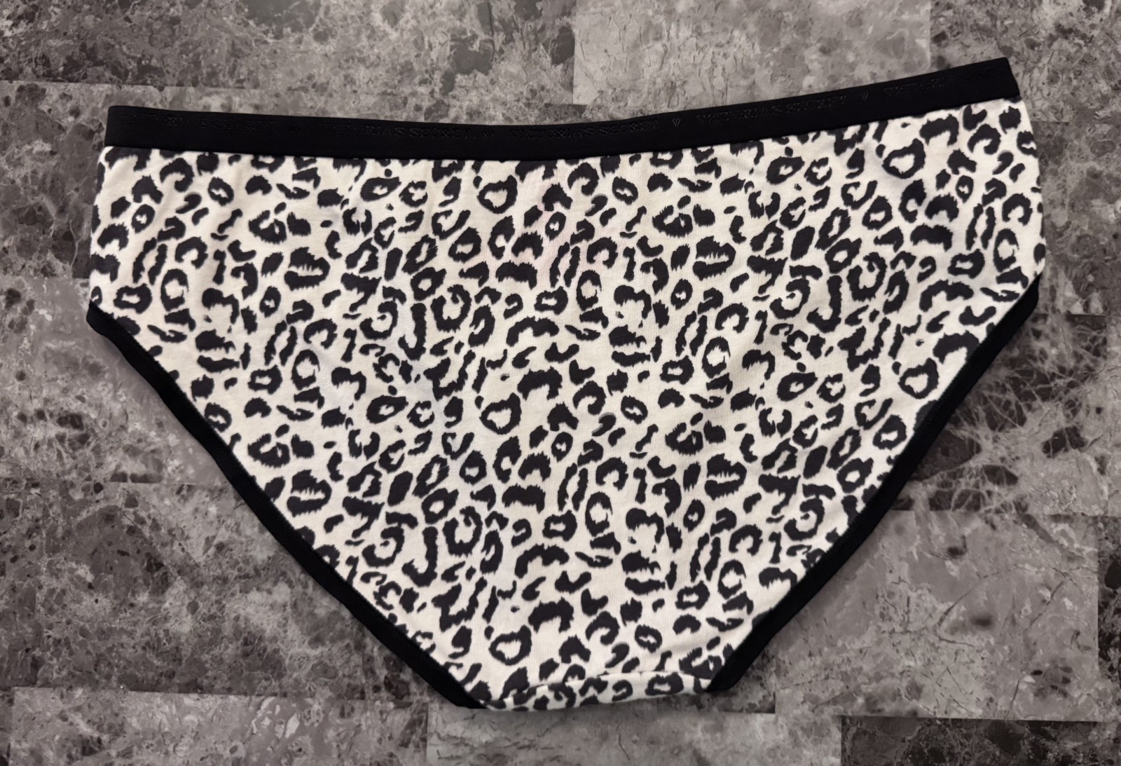 NWT VICTORIA’S SECRET L LEOPARD CHEETAH LOGO WAISTBAND RARE HIPHUGGER PANTIES