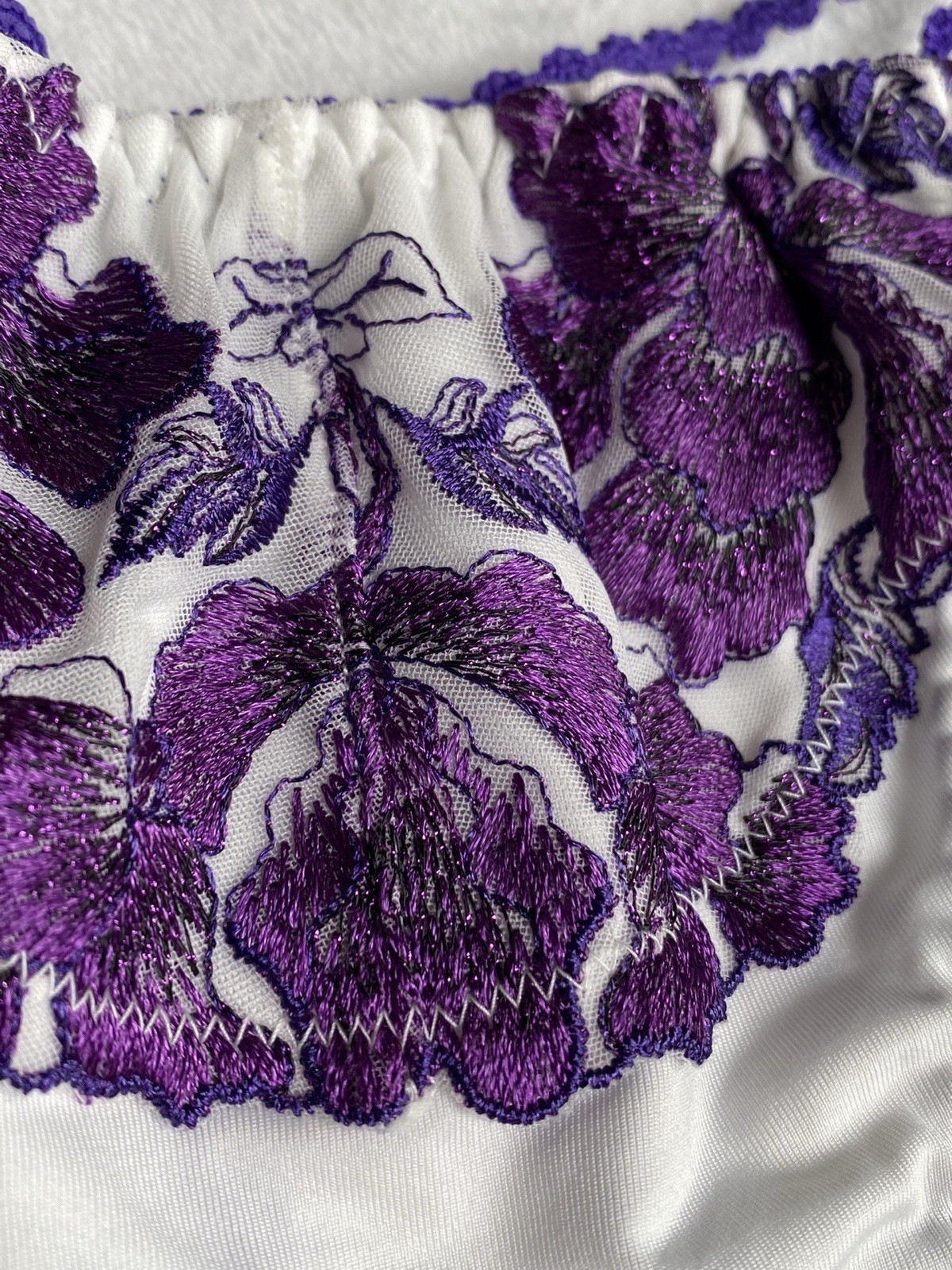 US-M/JP-L Japanese Brand Gorgeous Embroidery Sexy Waist Band Ruffle Strap Thong