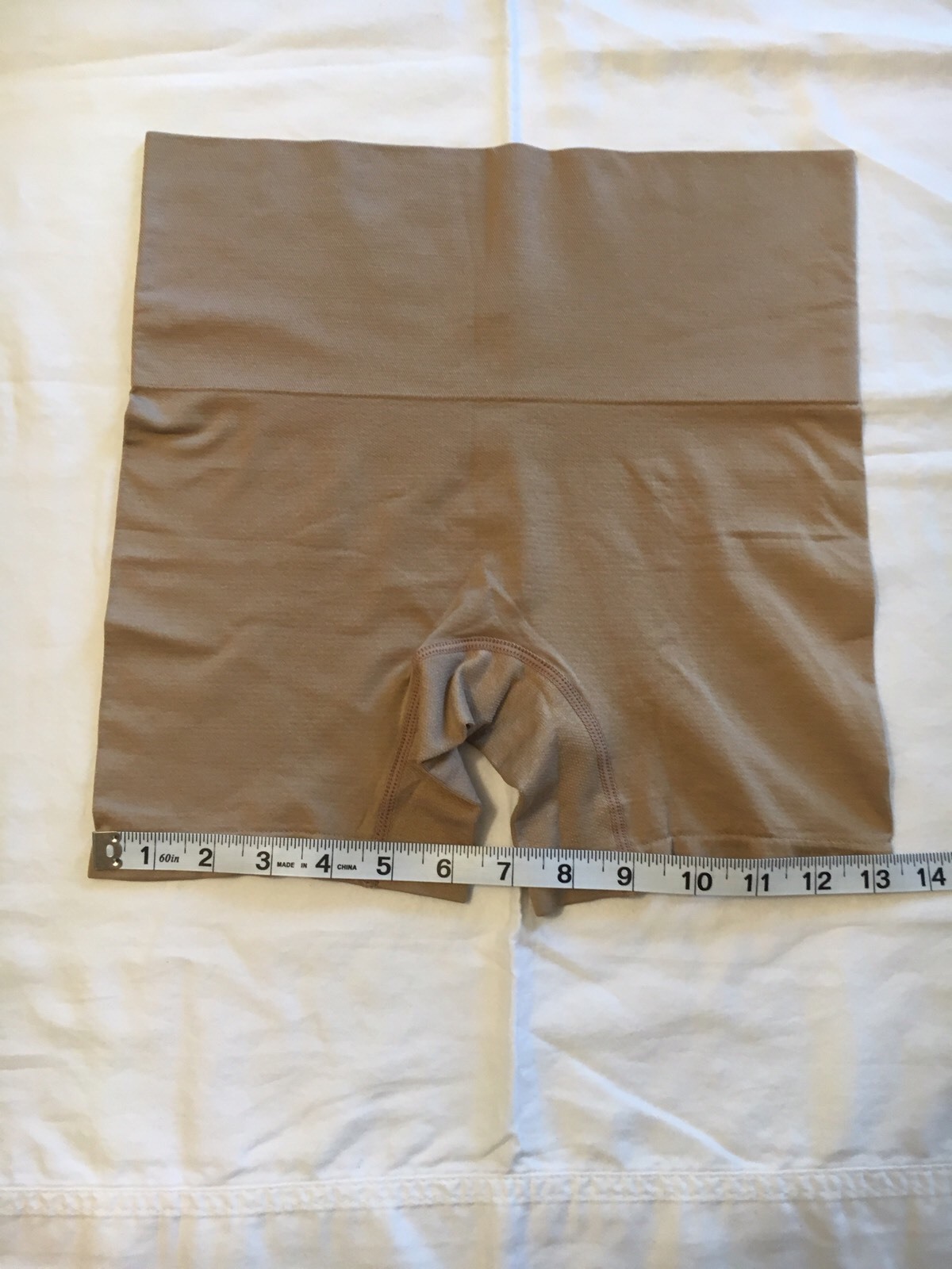 NWOT HSN Yummie Seamless H. Thomson Brief Boy Shorts – Tan – Size M/L