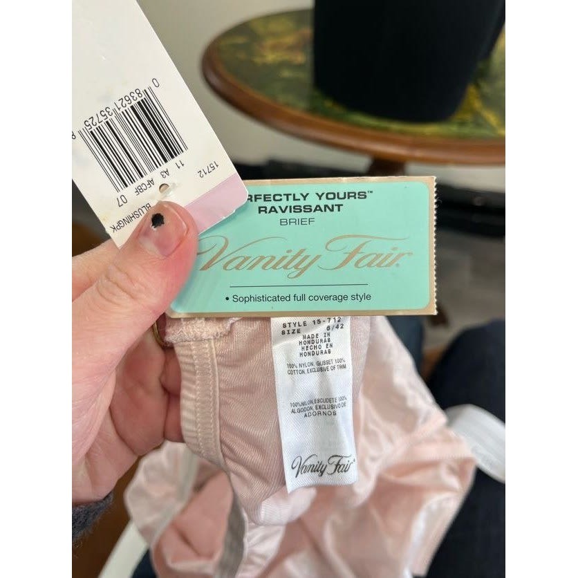 NWT Vintage Vanity Fair Perfectly Yours Ravissant Brief – Blushing Pink