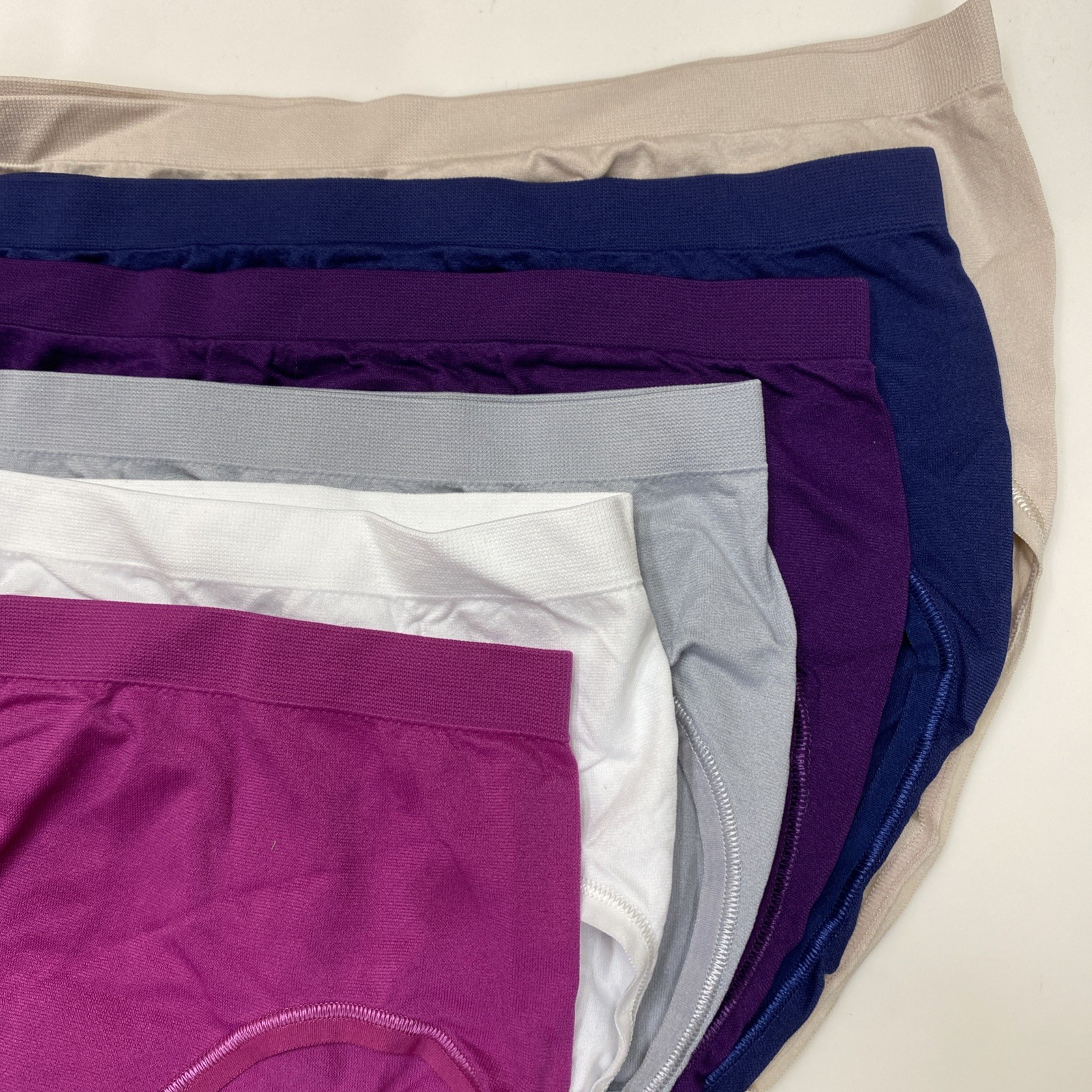 Fruit of the Loom womens 6-Pack Seamless Briefs Hi Cut Size 6 M❗️Without Tags