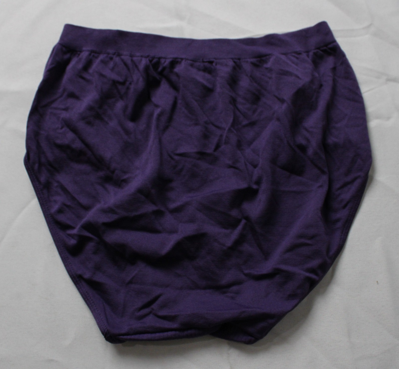 Bali Women’s Seamless Full Coverage Microfiber Briefs AP2 Purple Size: 8/9 NWT