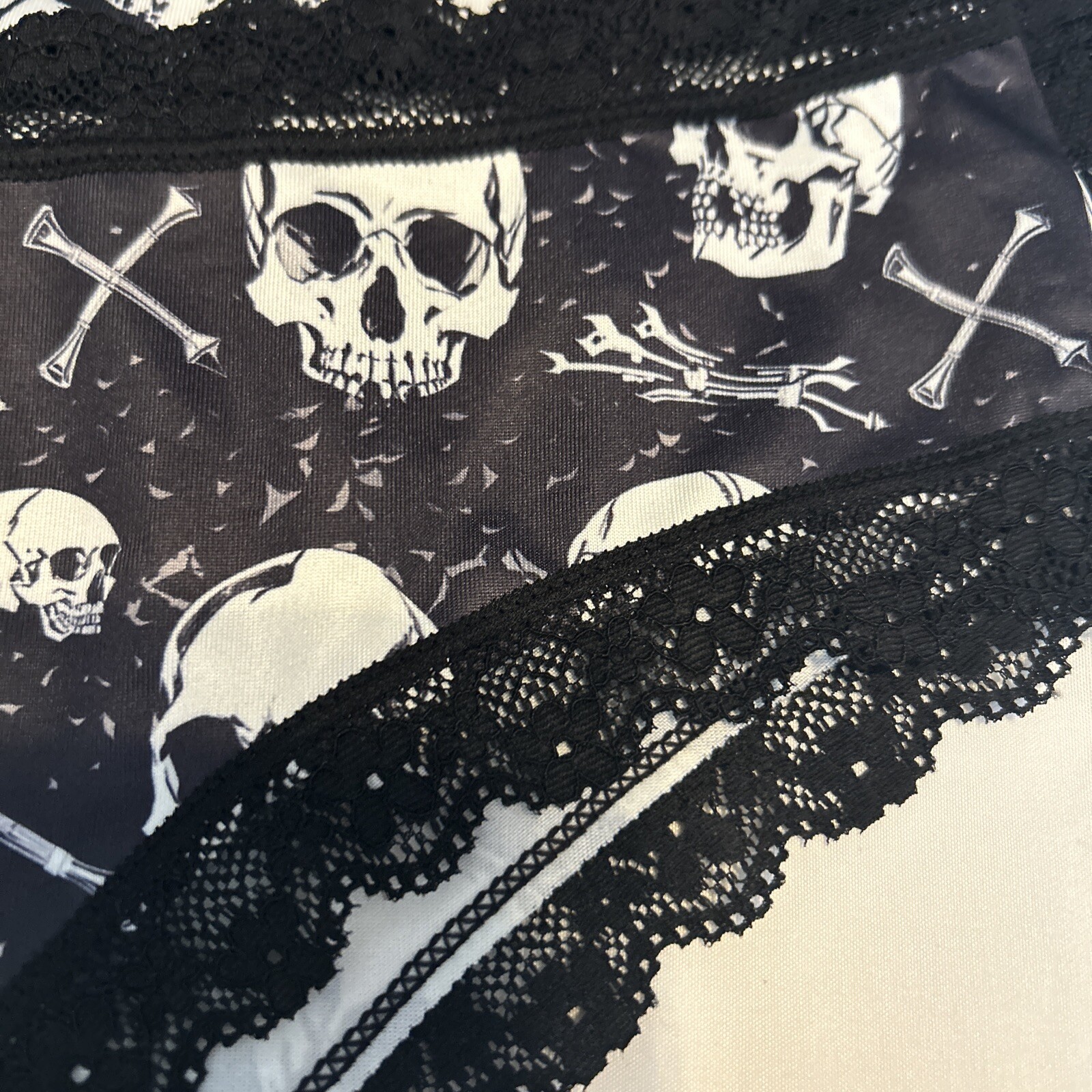 Morvia 3pk lace trim goth Emo panties M skulls stars Moons & Skulls Lingerie
