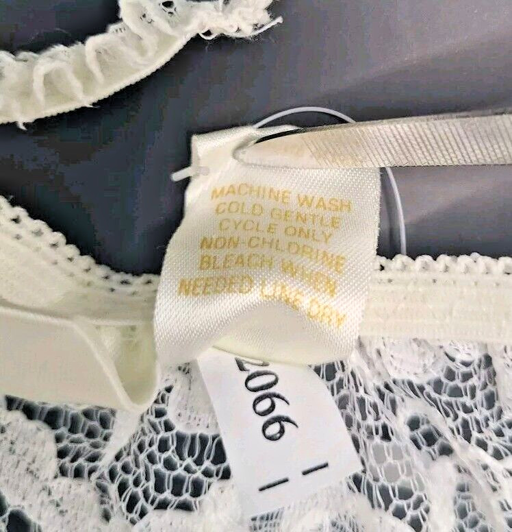VTG M/L Victorias Secret 80’s 90’s T String G String Thong Panties Beaded Lace