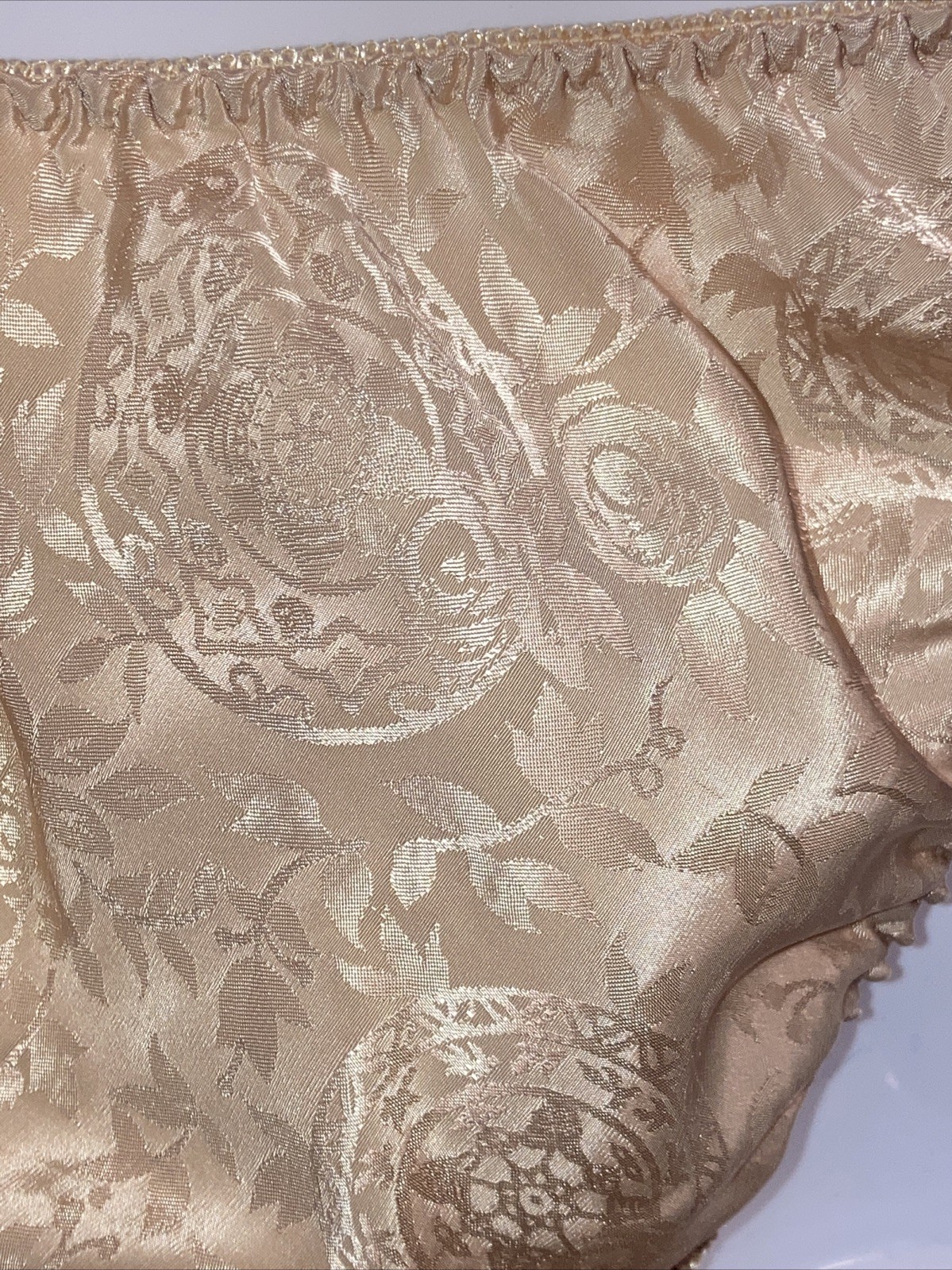 Vintage Victoria’s Secret Shiny Satin Medallion String Bikini Lace Panties S M
