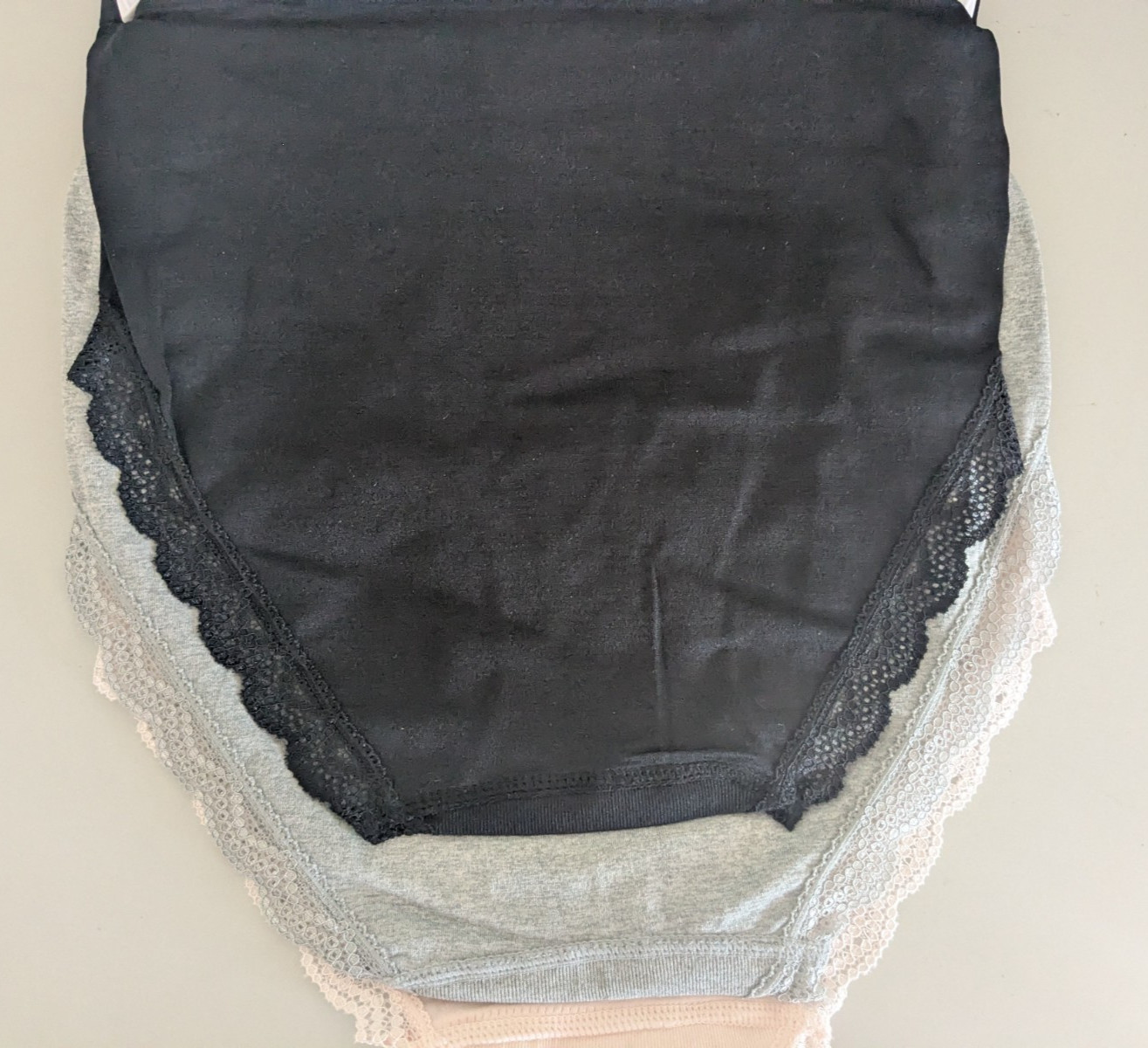 Gloria Vanderbilt 3 Pack Brief Women SZ M Seamless Lace Trim Pink Gray Black NWT