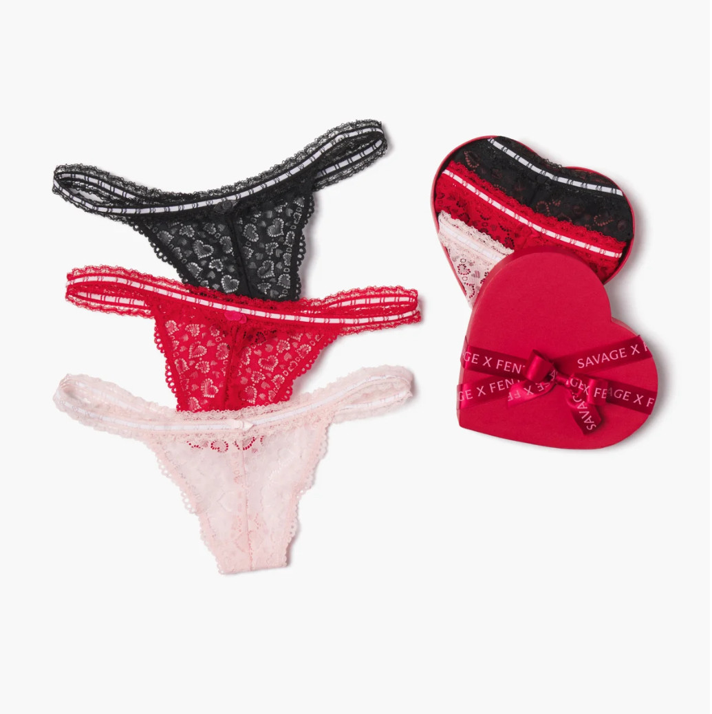 SAVAGE X FENTY UNDIE, LOVER’S LACE G-STRING PANTY 3-PACK, Pink/Red/Black, Medium