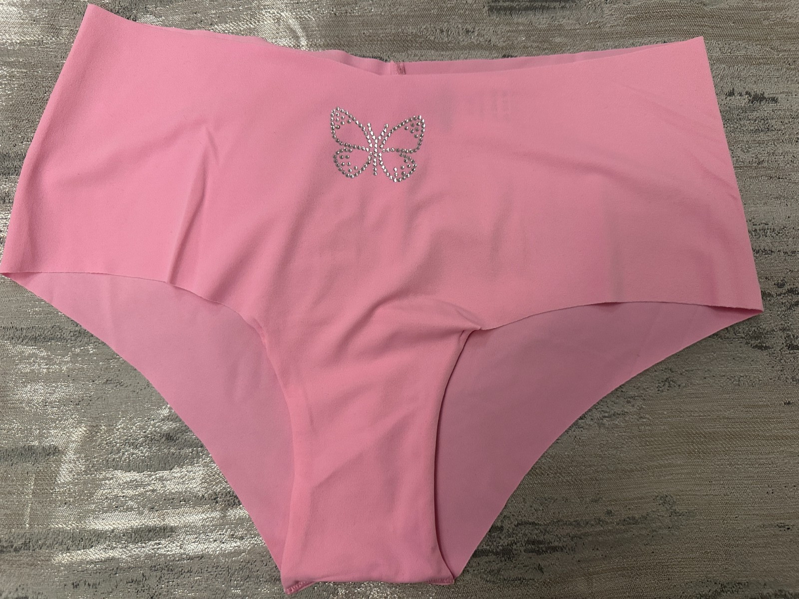 NWT Victoria’s Secret Pink NO SHOW Cheeky panty Pink Bling Butterfly Medium 🦋