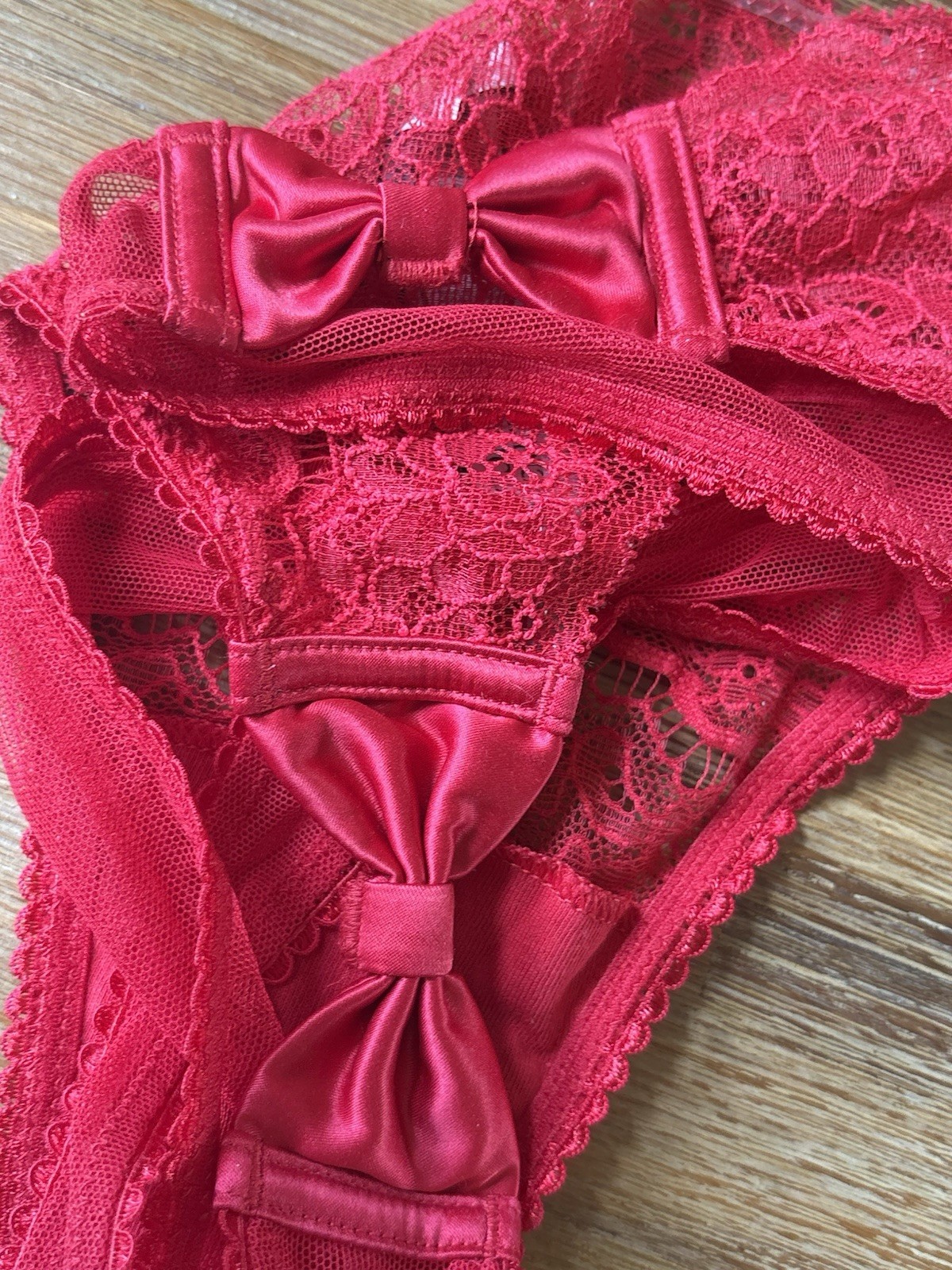 Victoria Secret-Dream Angels-RED-SEXY-Sheer LACE-SATiN BOW-Thong Lingerie Pantie