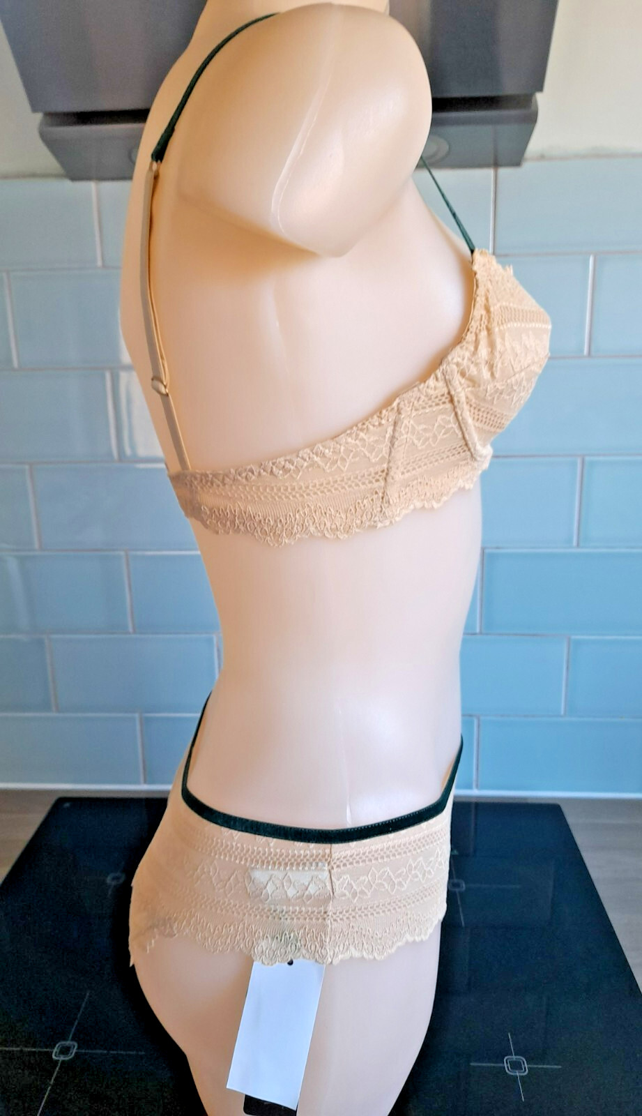 Verdissima GYPSY Beige Lace With Green Velvet Details Brief L